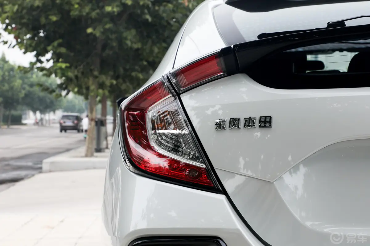 思域HATCHBACK 220TURBO CVT 潮酷控外观