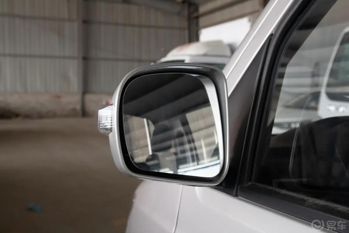 跨越王X1载货汽车N1 1.2L 单排双后轮 舒适版 SC1021XDD68 汽油 国VI后视镜镜面