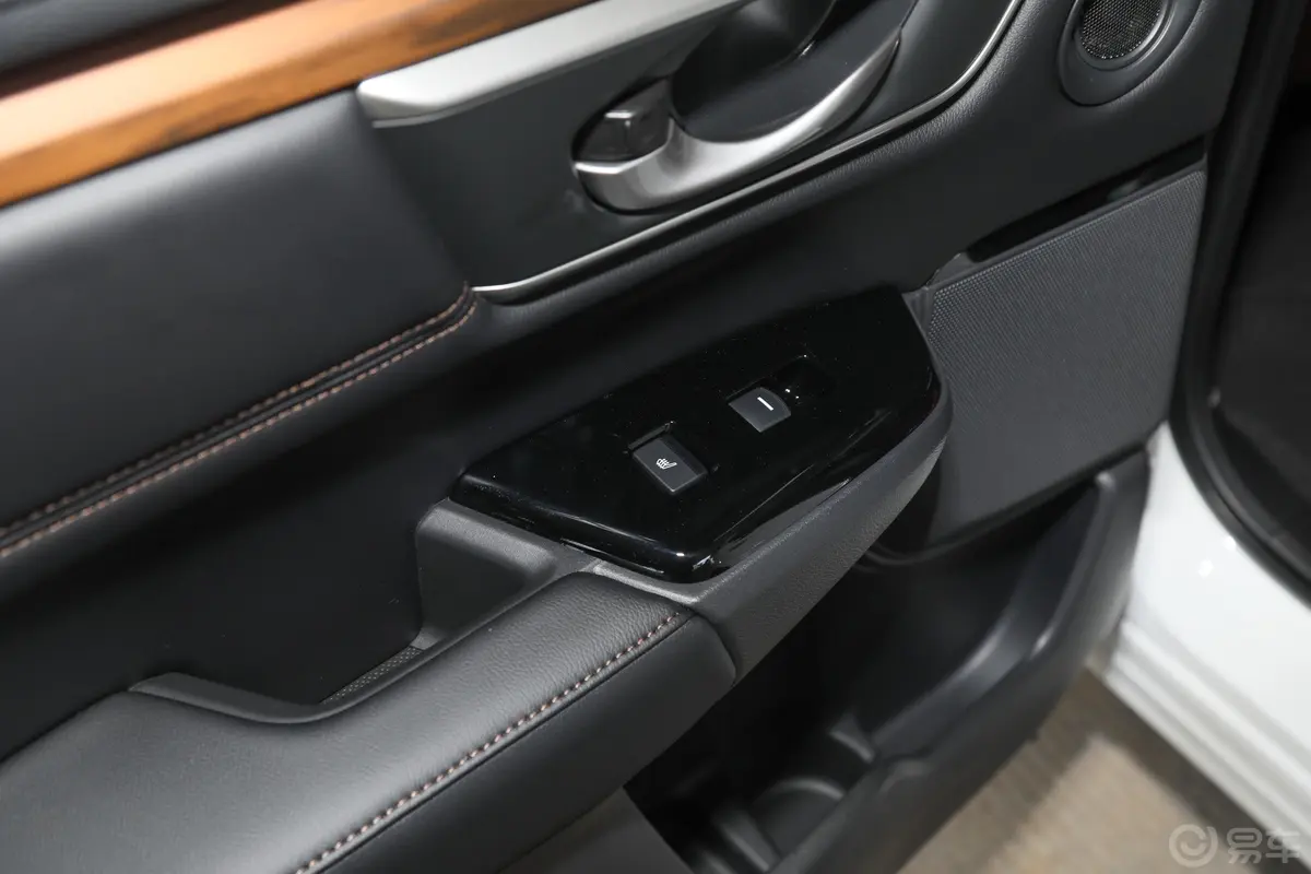 本田CR-V锐·混动 2.0L 四驱 净享版后车窗调节