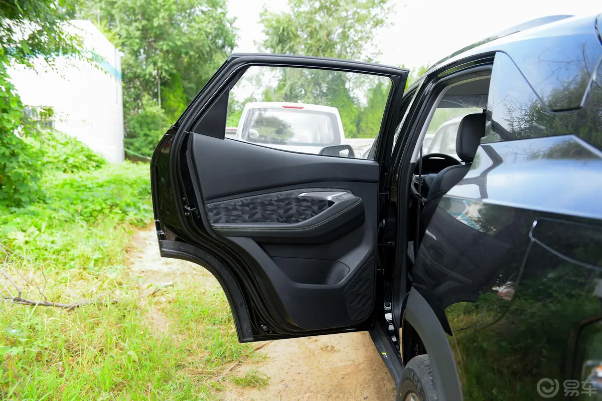 宝骏RS-31.5L CVT 智能精英型驾驶员侧后车门