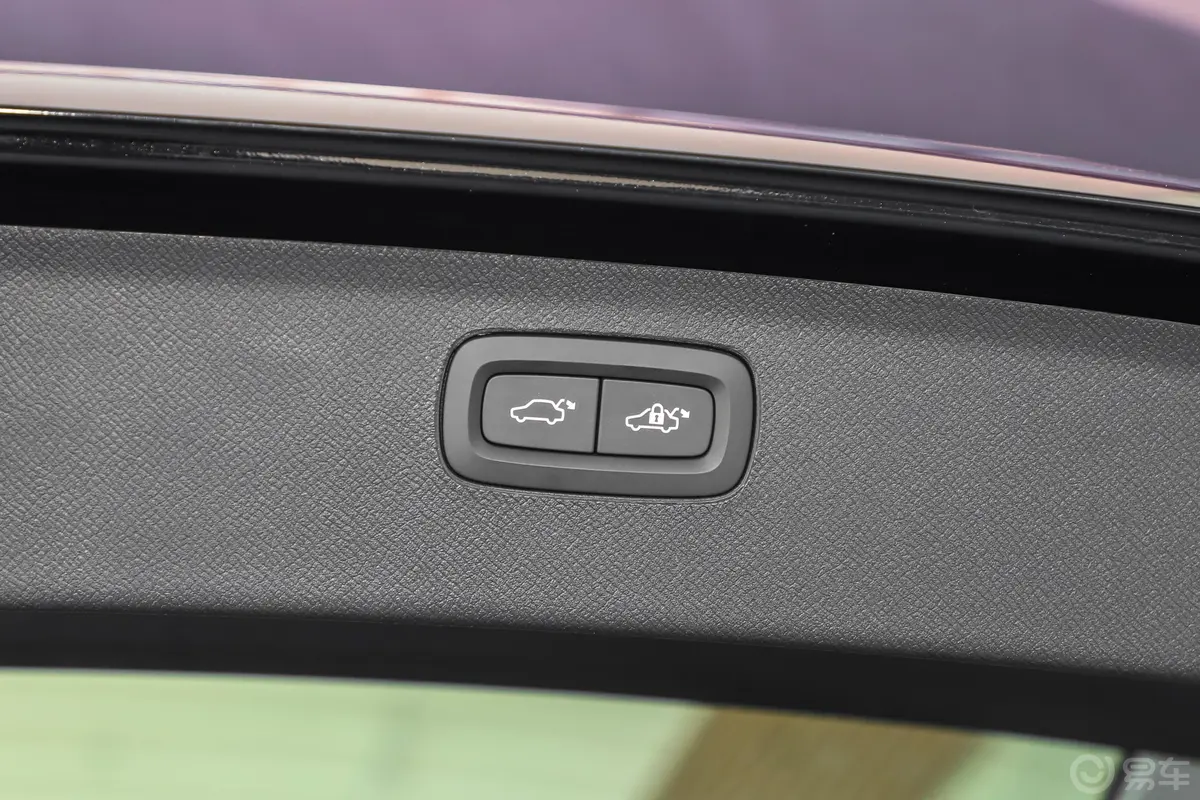 沃尔沃XC90改款 T6 智逸豪华版 7座电动尾门按键（手动扶手）