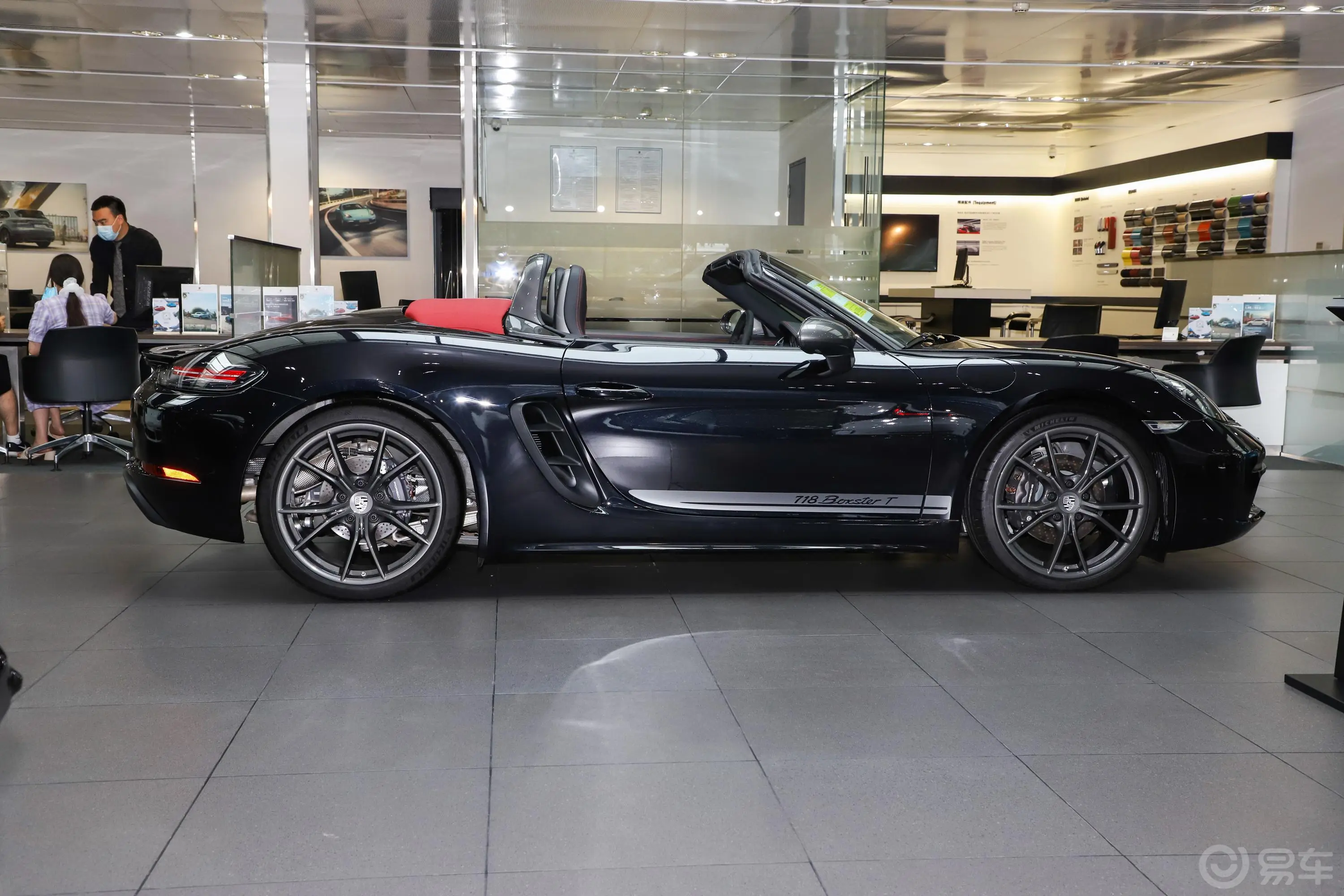 保时捷718Boxster T 2.0T外观