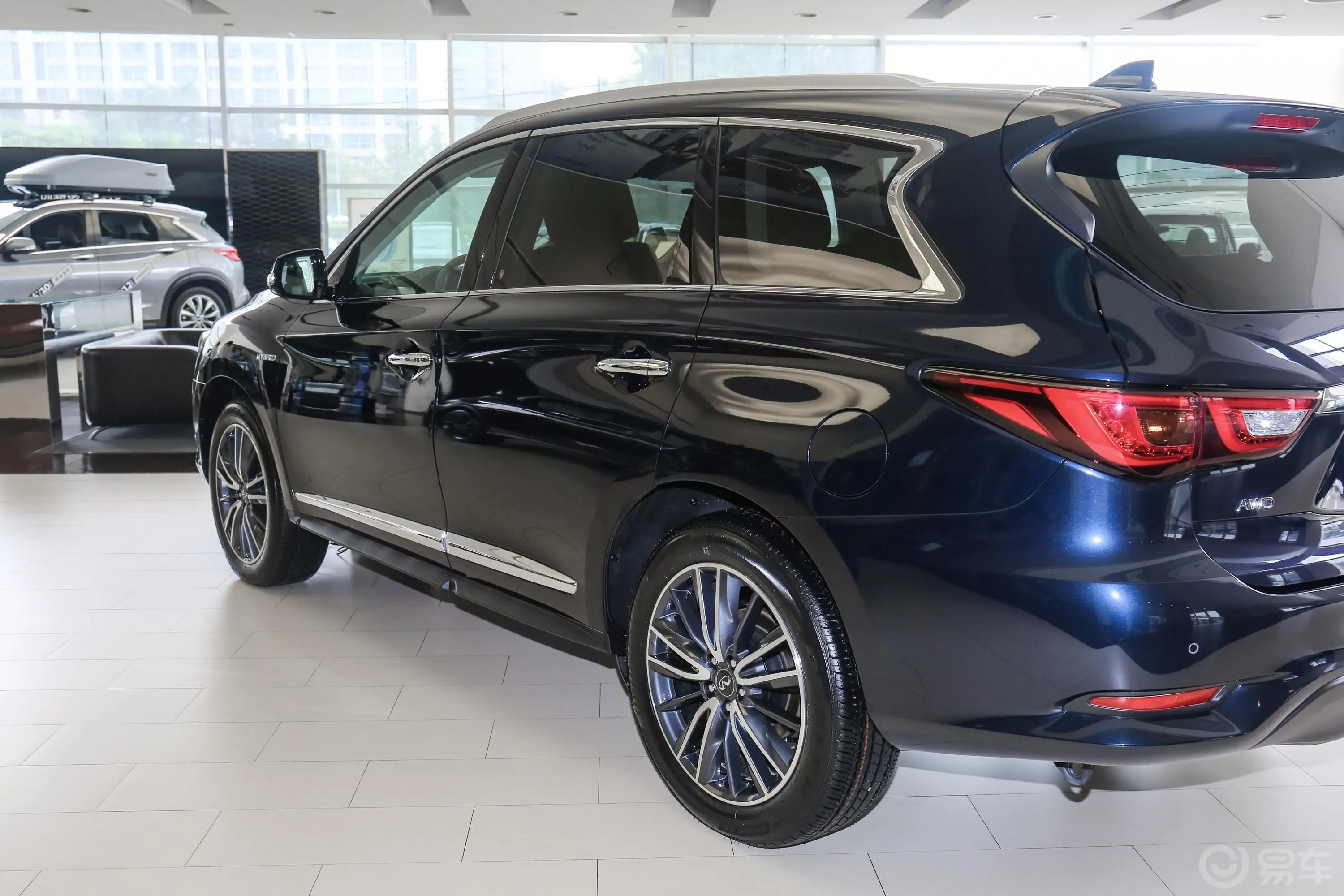 英菲尼迪QX60(进口)2.5 S/C Hybrid 四驱 全能版外观