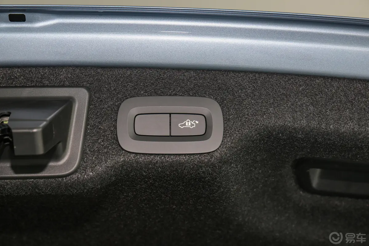 沃尔沃S90改款 T5 智逸运动版电动尾门按键（手动扶手）
