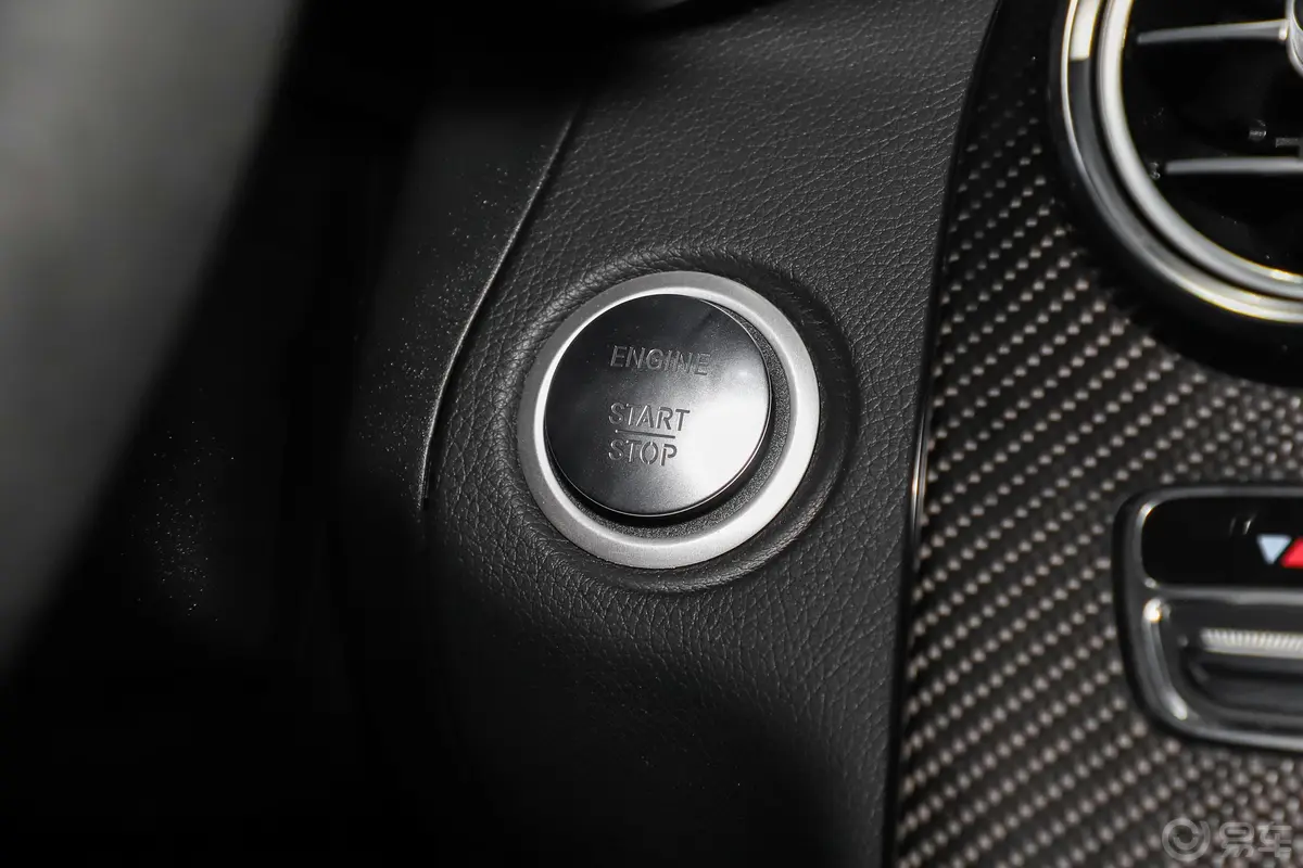 奔驰GLC轿跑 AMGGLC 63 S 4MATIC+ 轿跑SUV 先行特别版钥匙孔或一键启动按键