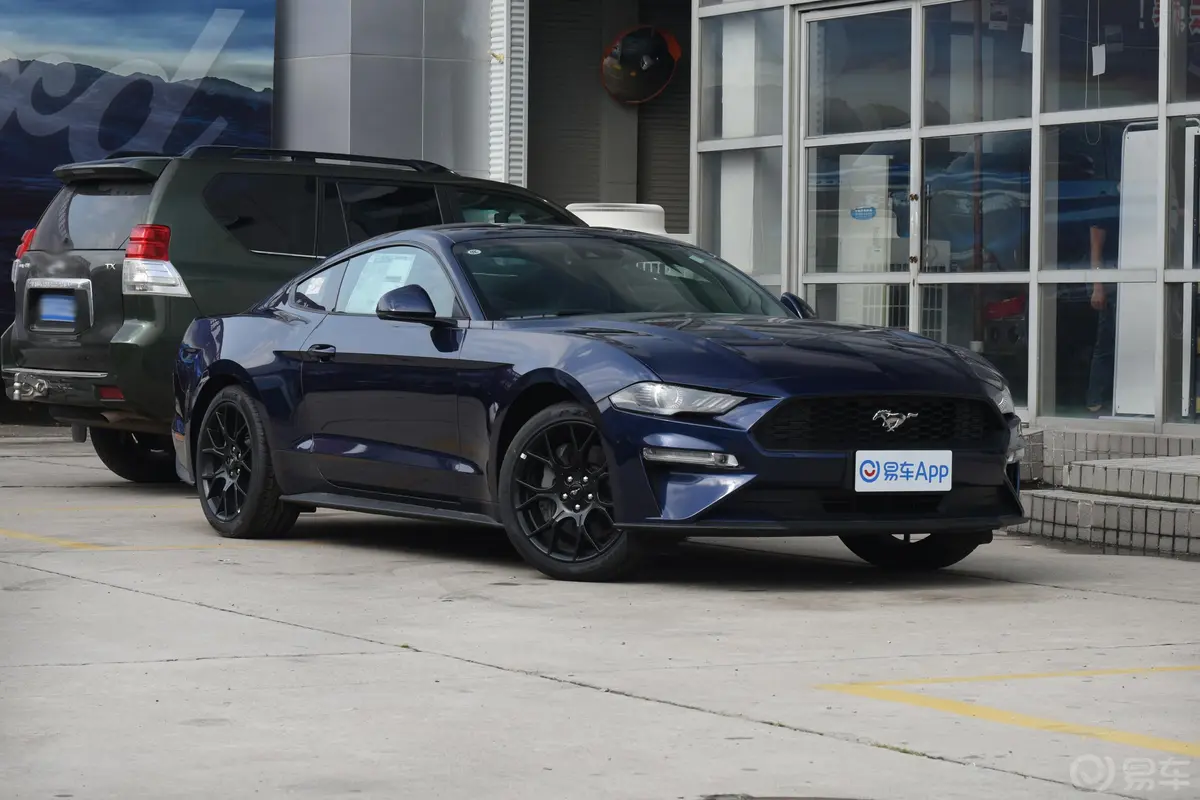 Mustang2.3L EcoBoost侧前45度车头向右水平