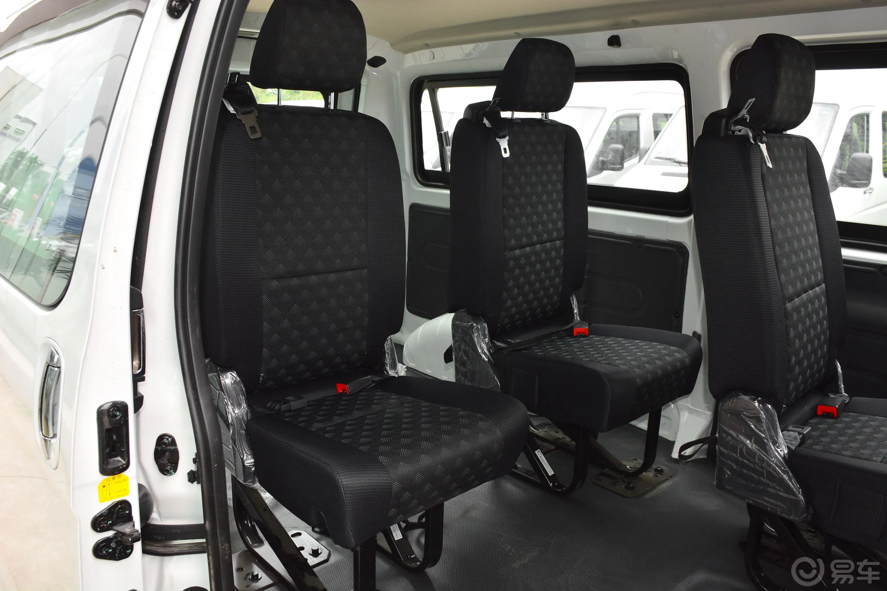 风景G5多用途乘用车 2.4L 手动 长轴平顶 商运版 9座 国VI第三排座椅