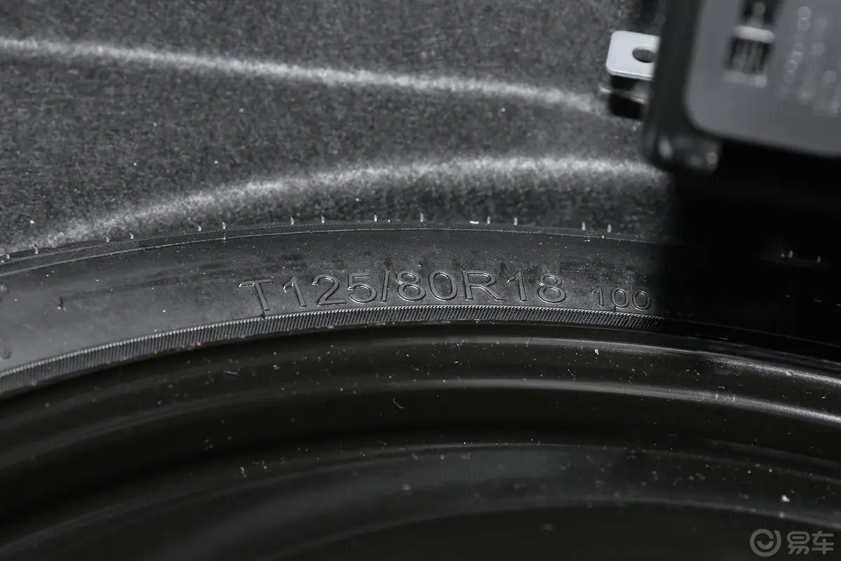 沃尔沃XC90改款 T6 智逸运动版 7座外观
