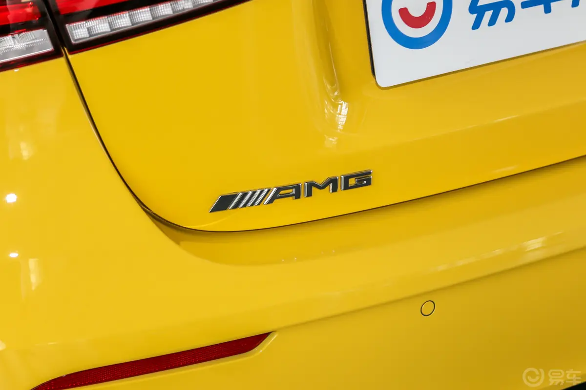 奔驰A级 AMG(进口)AMG A 35 4MATIC 先型特别版外观