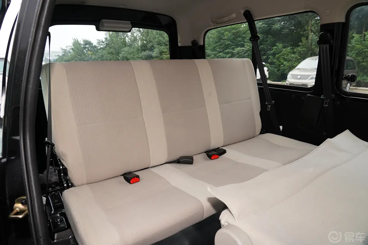 菱智M5L 1.6L 手动 实用型 7座 国VI第三排座椅