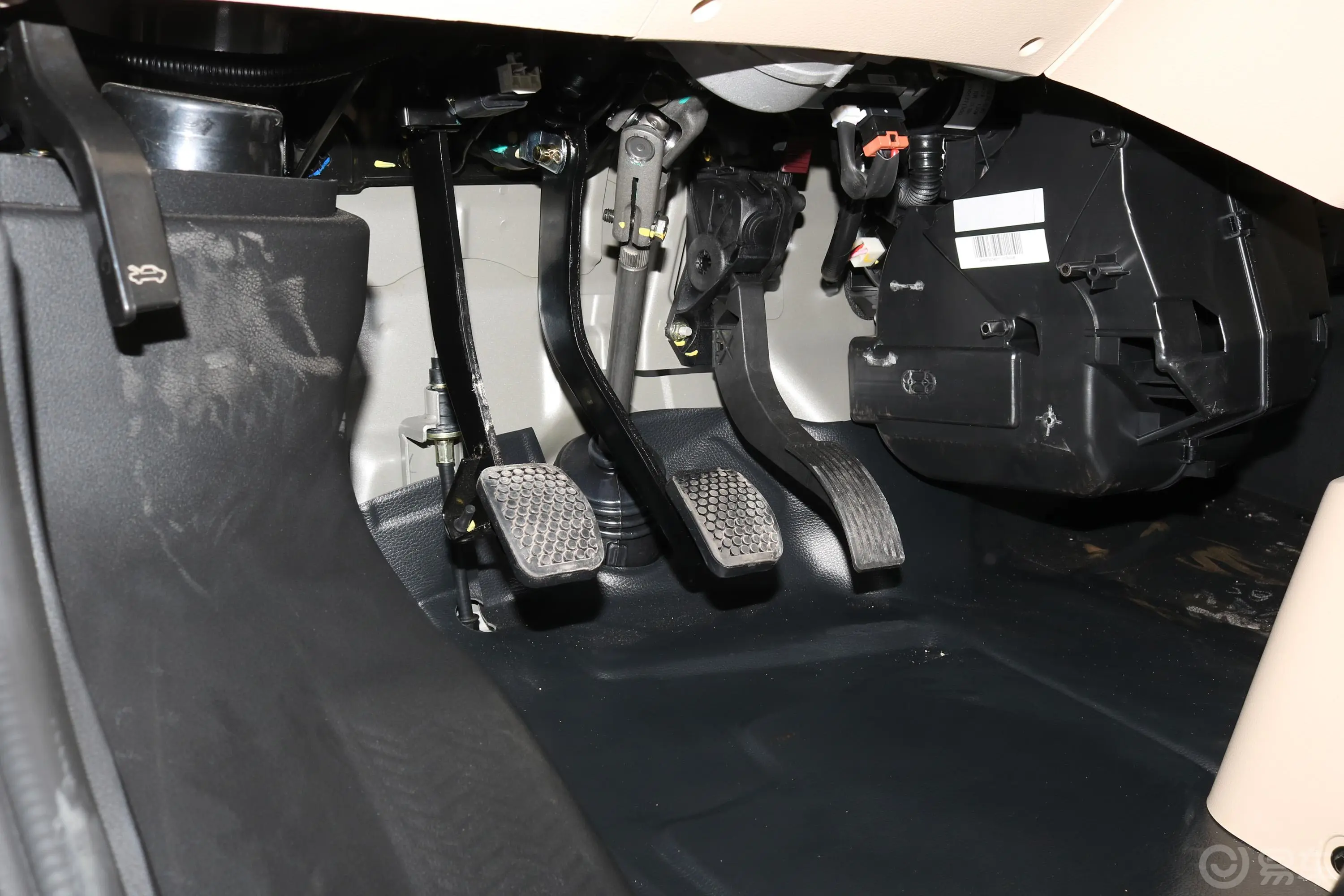 新豹T3载货汽车 N1 1.6L 单排单后轮 舒适版(4.75米)SC1031TMD6B1 汽油 国VI脚踏板