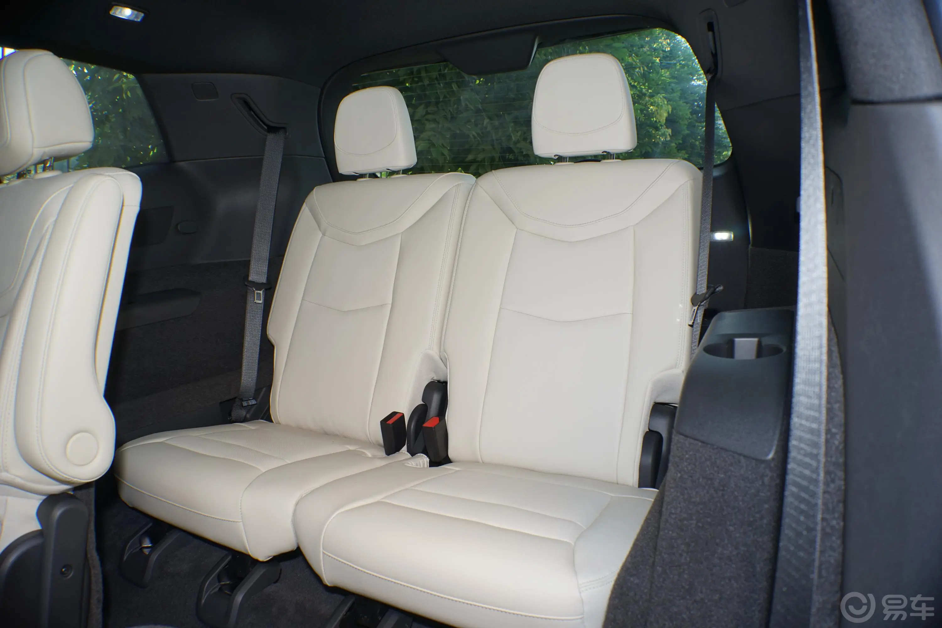 凯迪拉克XT628T 两驱 豪华运动型-至享安全版 6座第三排座椅