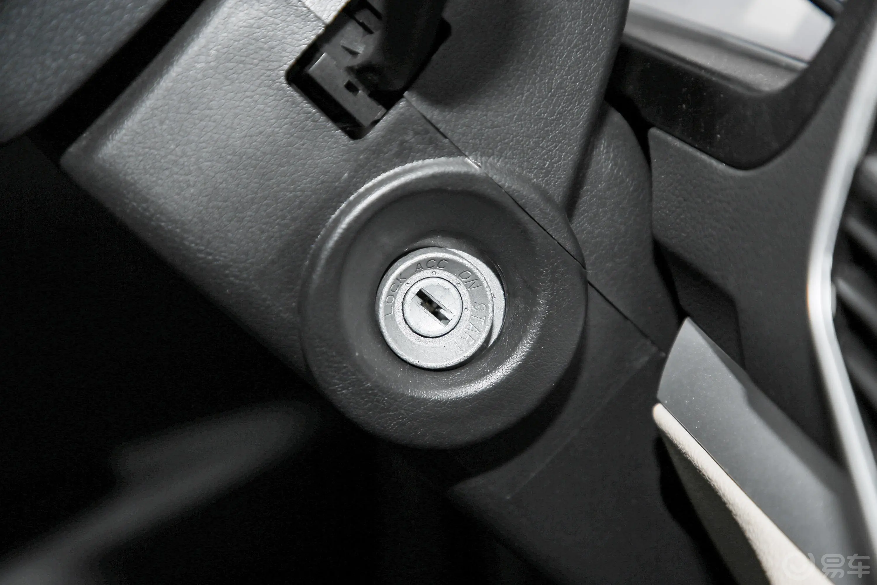 跨越王X5载货汽车N1 1.5L 单排双后轮 舒适版 SC1031FAD6A3 汽油 国VI钥匙孔或一键启动按键