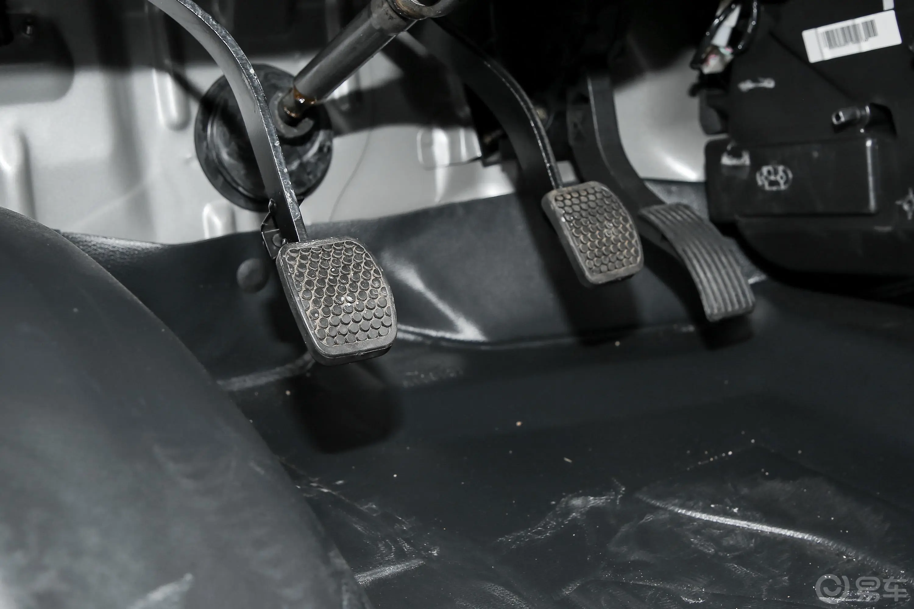 跨越王X5载货汽车N1 1.5L 单排双后轮 舒适版 SC1031FAD6A3 汽油 国VI脚踏板