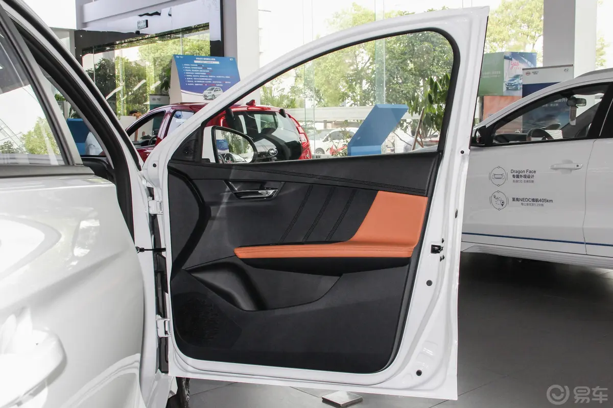 比亚迪e3升级版 高续航版 豪华型副驾驶员车门