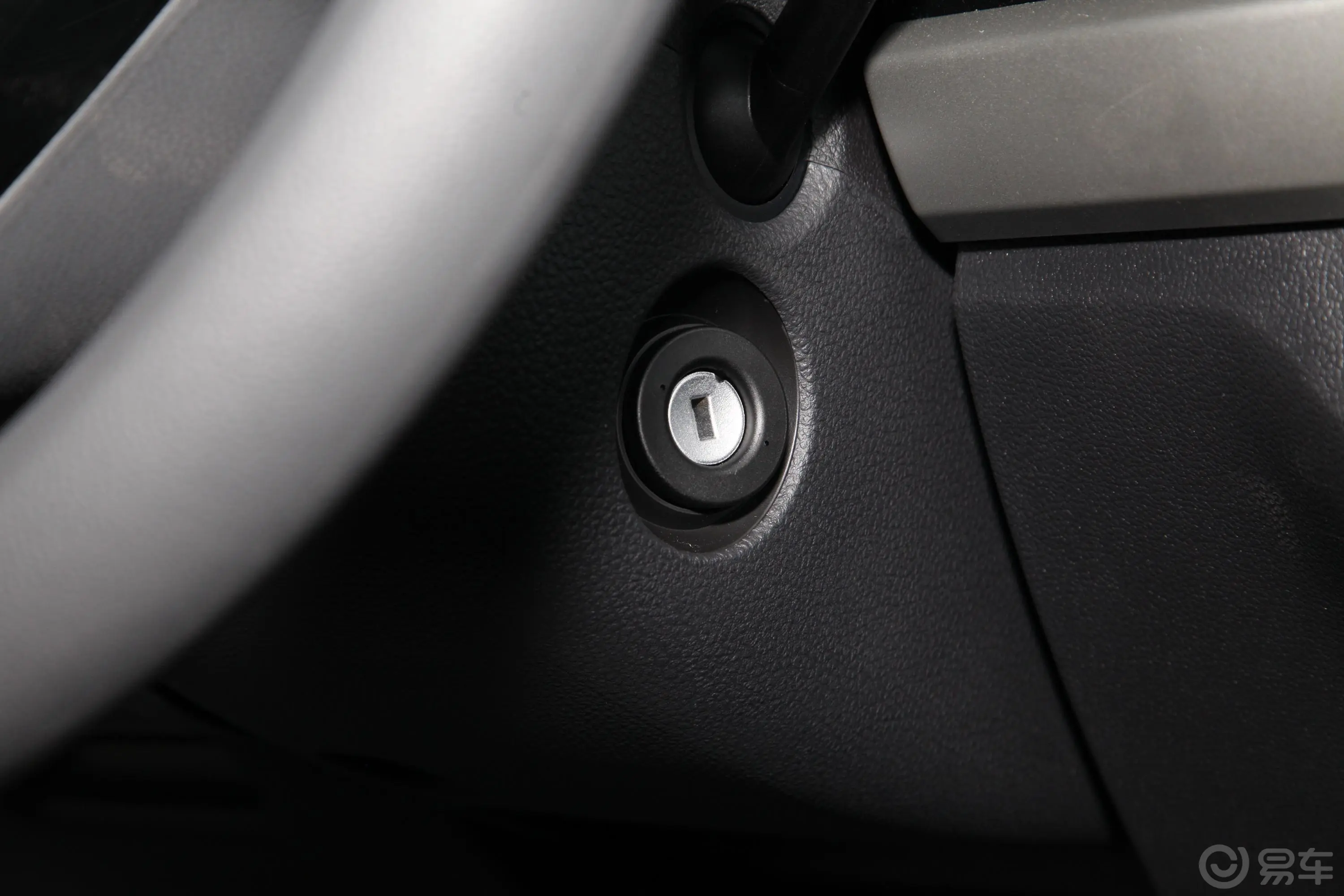朗逸1.5L 手动 舒适版钥匙孔或一键启动按键