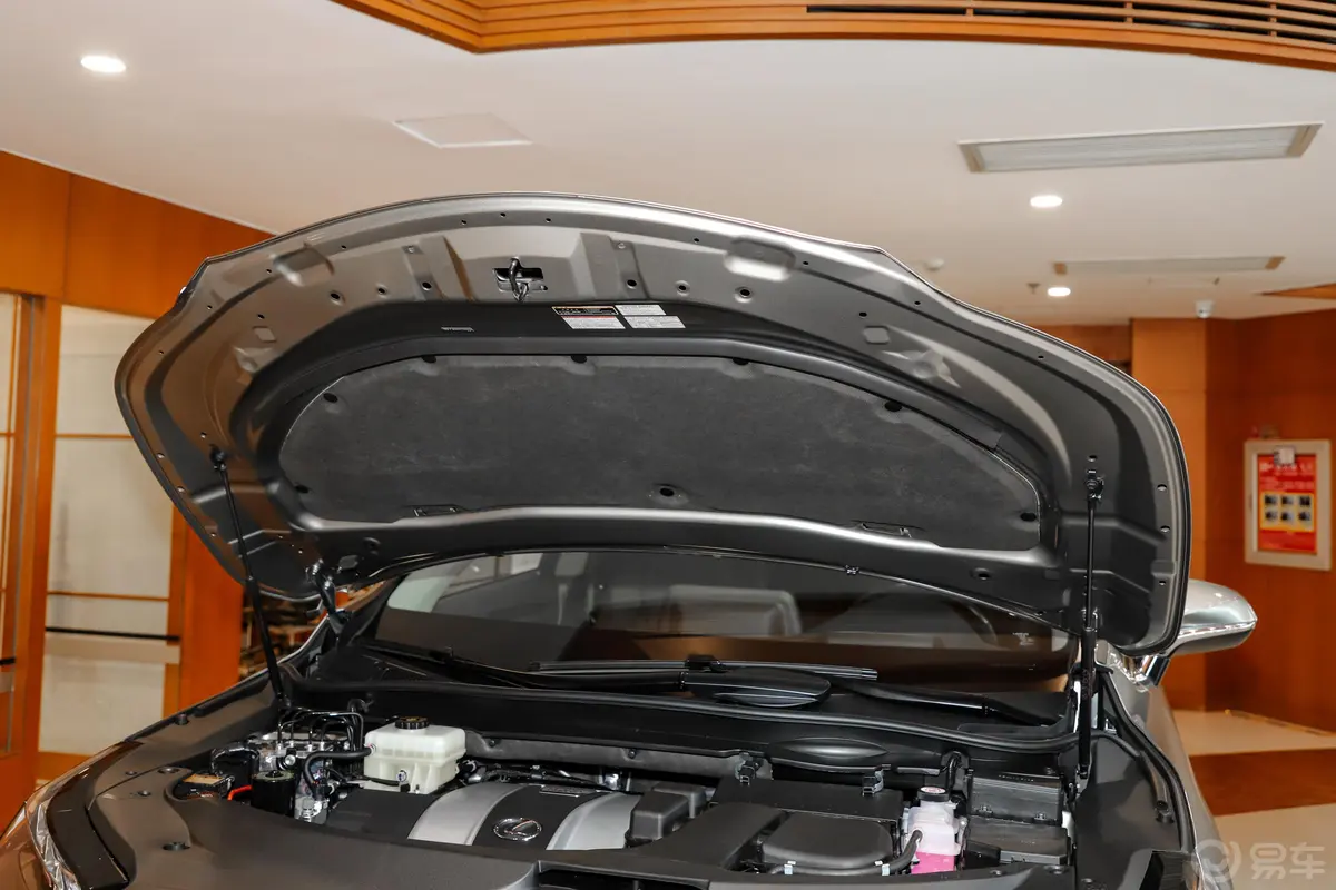 雷克萨斯RX改款 450h 豪华版发动机舱盖内侧