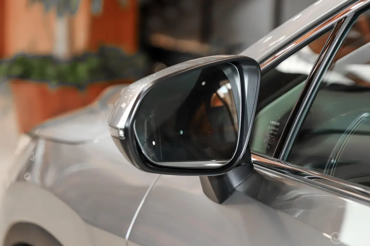 雷克萨斯RX改款 450h 豪华版后视镜镜面