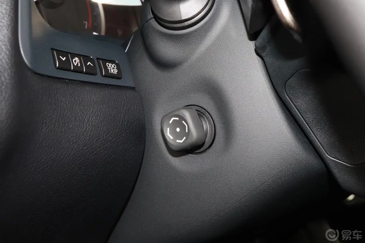 雷克萨斯RX改款 300 精英版方向盘调节