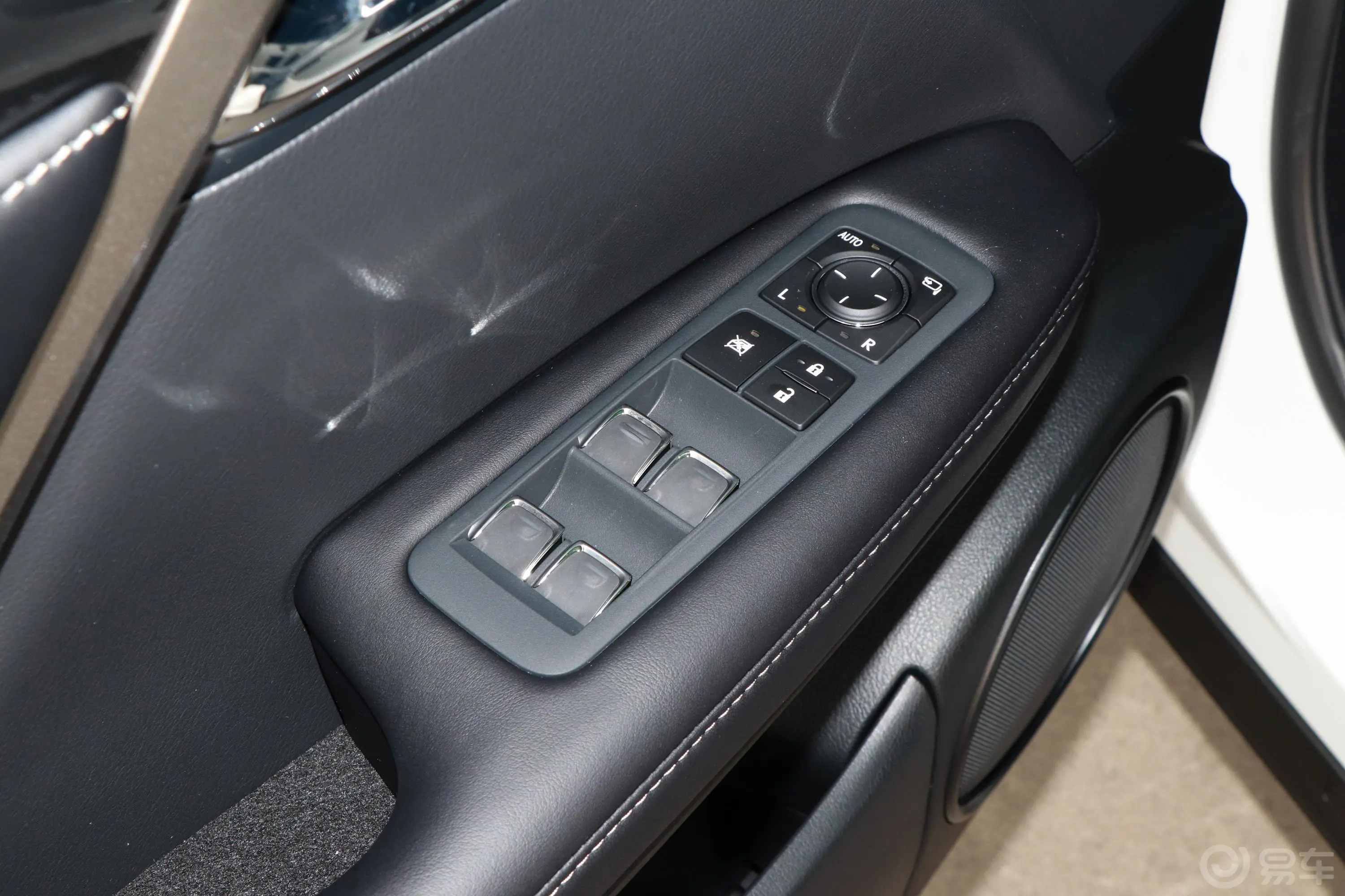 雷克萨斯RX改款 300 精英版车窗调节整体