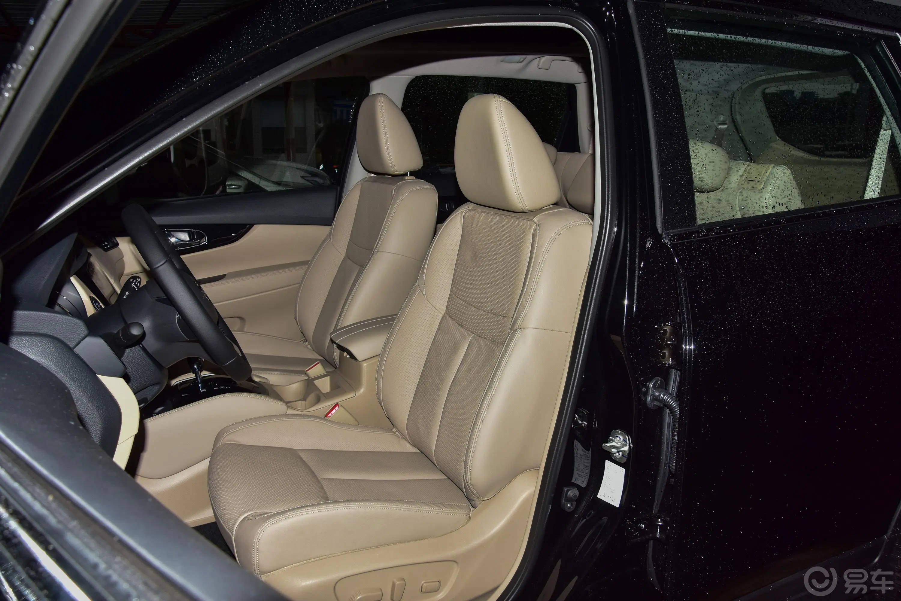 奇骏2.0L CVT 两驱 智联舒适版 7座驾驶员座椅