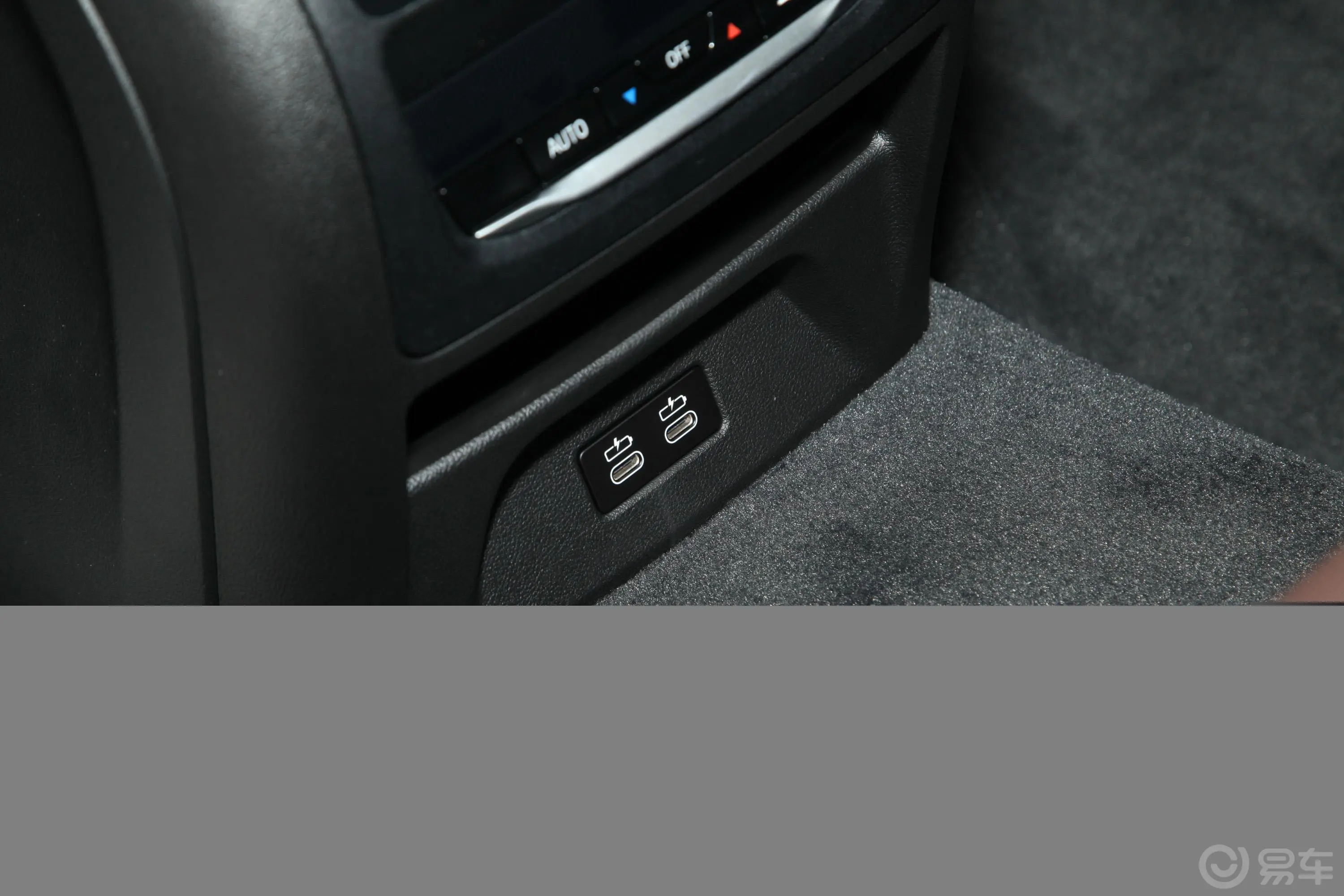 宝马X3xDrive 30i 领先型 M运动套装空间