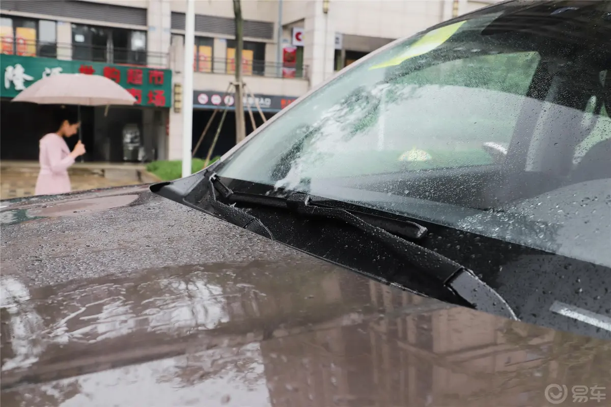 炮乘用版 2.0T 手自一体 两驱 小双 舒适型 柴油雨刷器