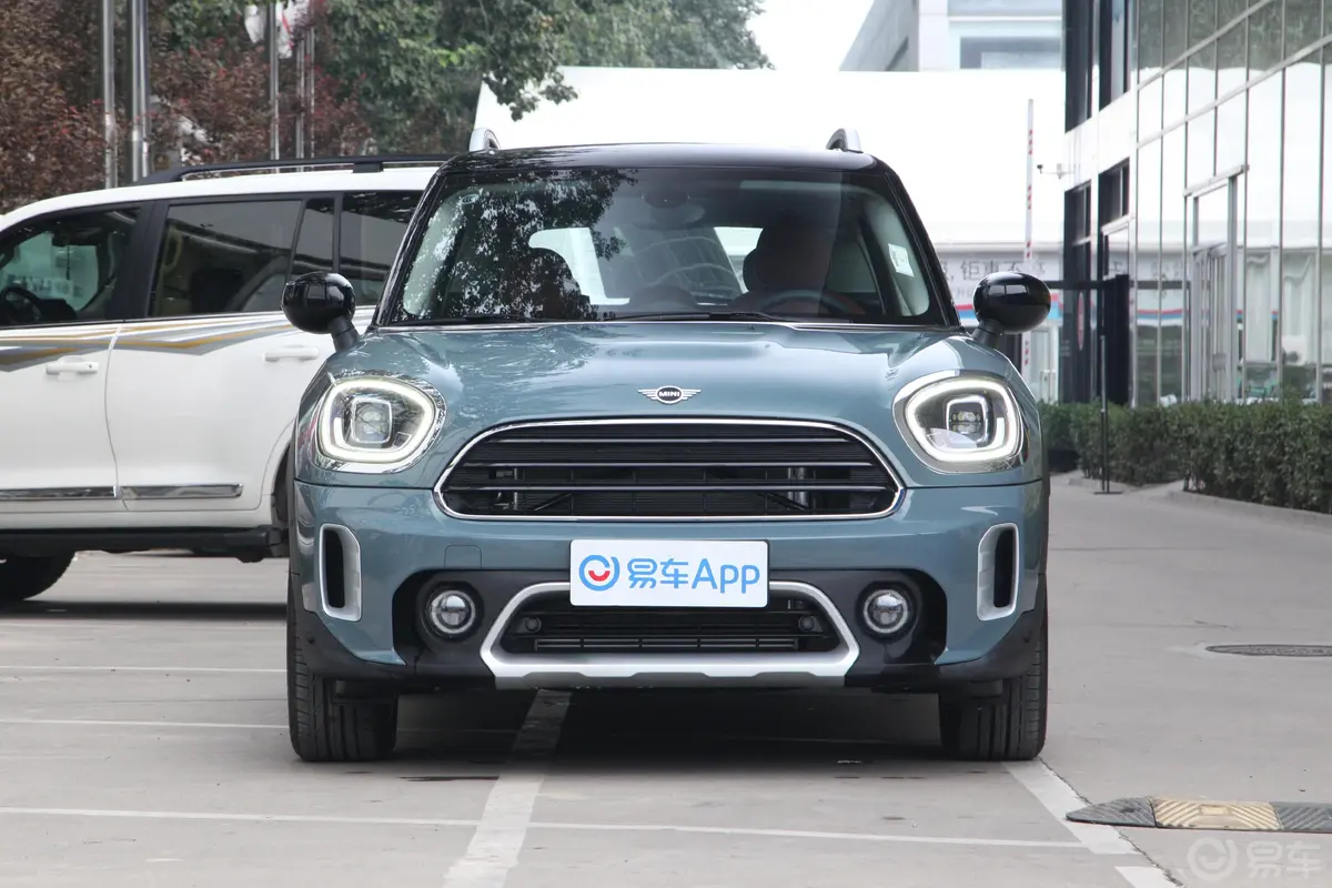 MINI COUNTRYMAN1.5T COOPER ALL4 鉴赏家正前水平