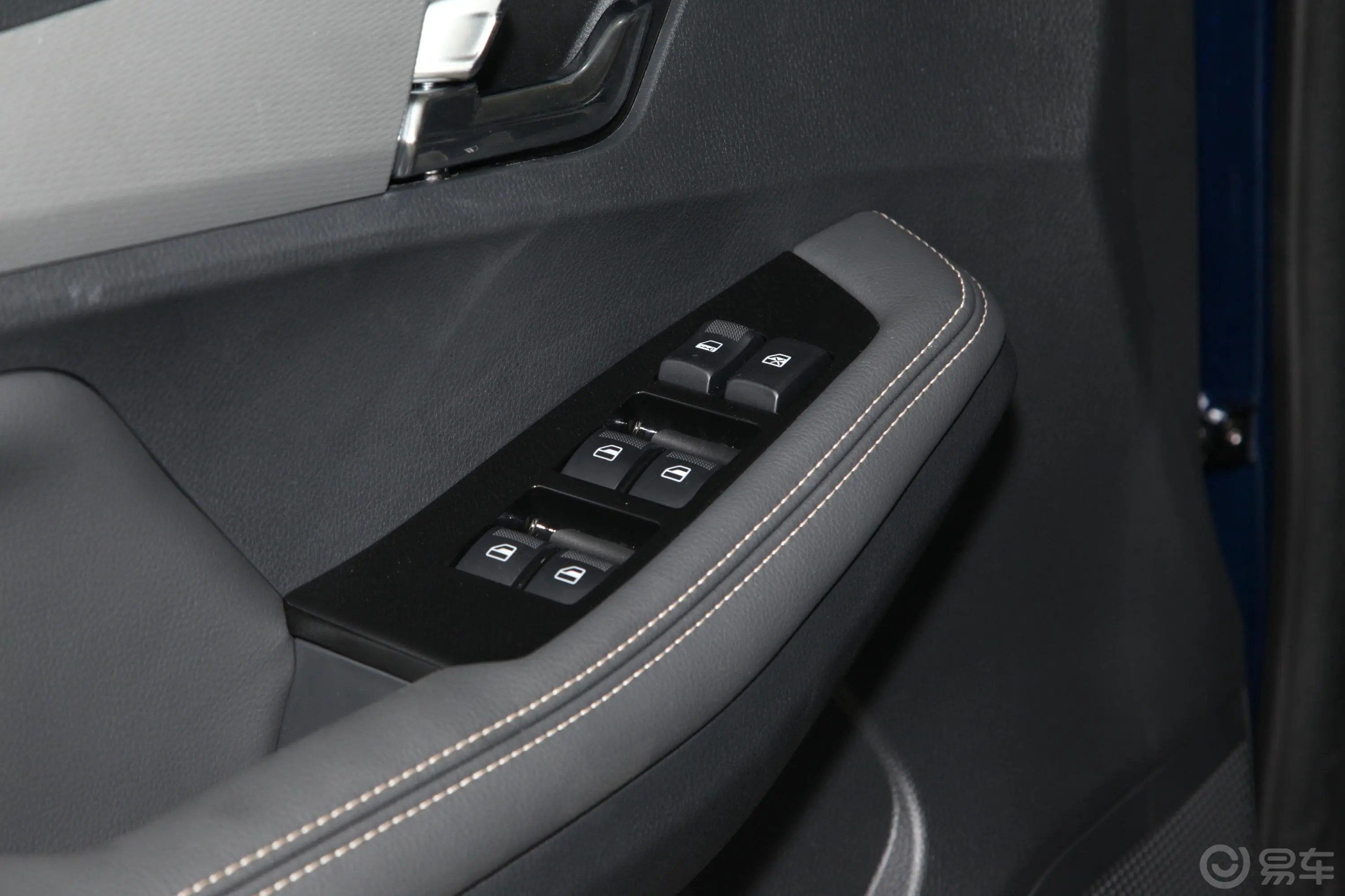 瑞迈2.4T 手动 两驱 标轴舒适版 汽油车窗调节整体