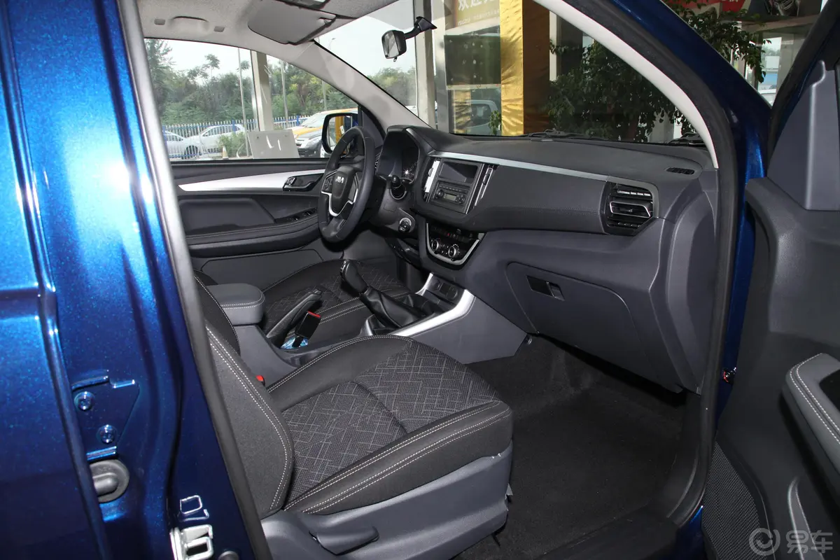 瑞迈2.4T 手动 两驱 标轴舒适版 汽油内饰全景副驾驶员方向