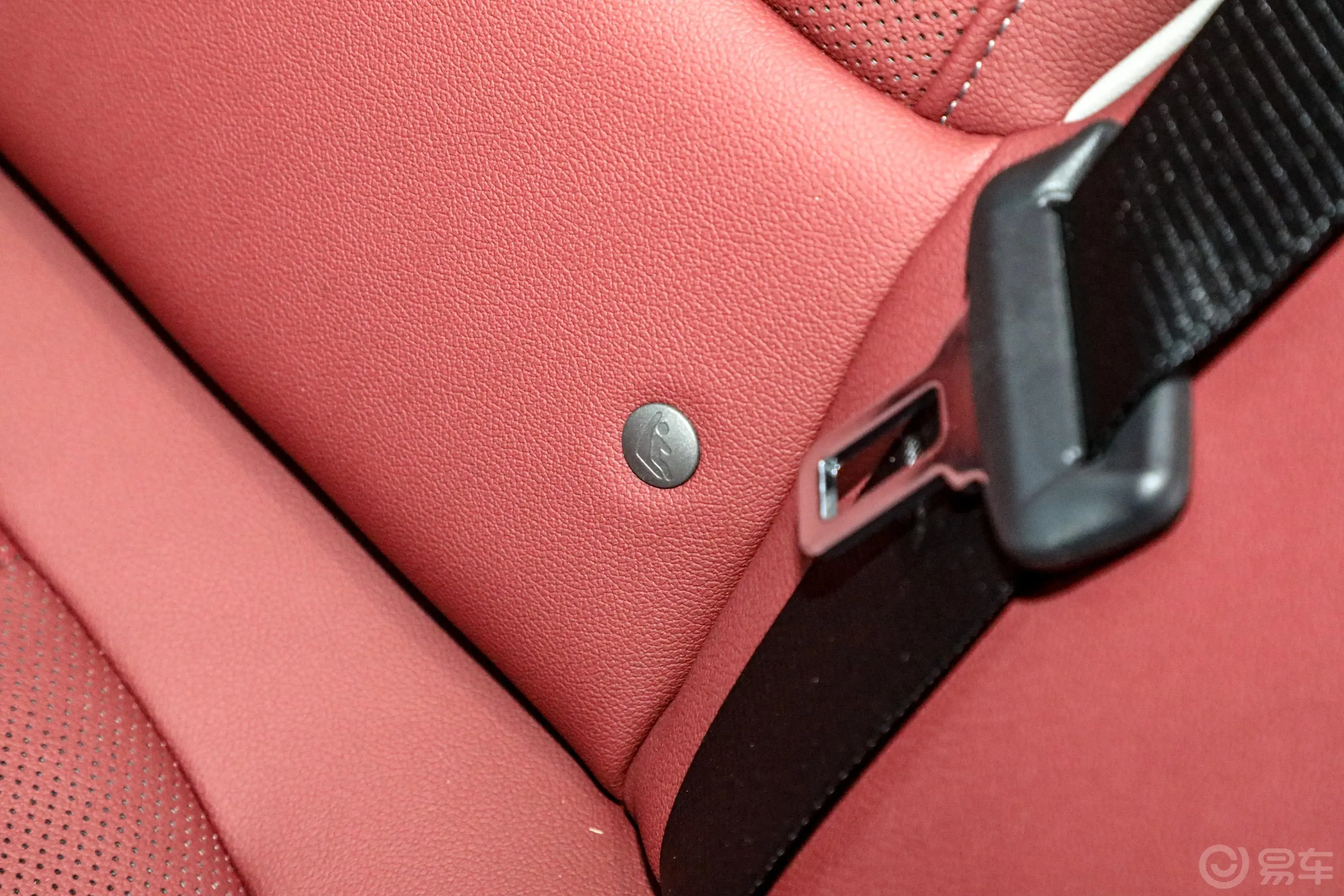 宝马5系530Li 领先型 M运动套装儿童座椅接口