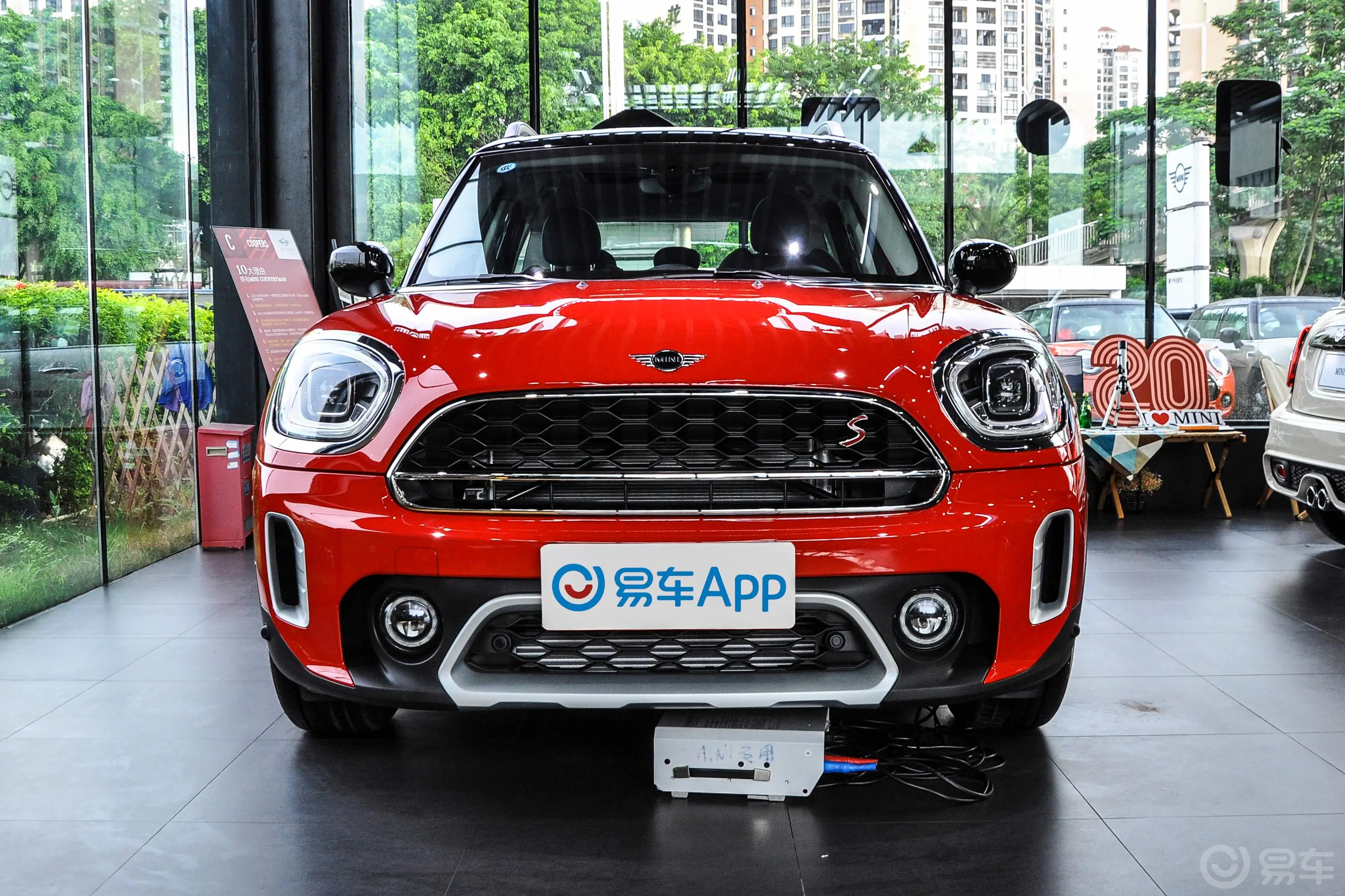 MINI COUNTRYMAN2.0T COOPER S正前水平