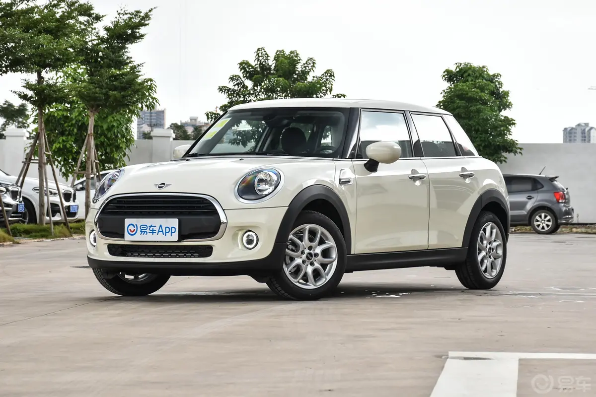 MINI1.5T ONE 五门版侧前45度车头向左水平