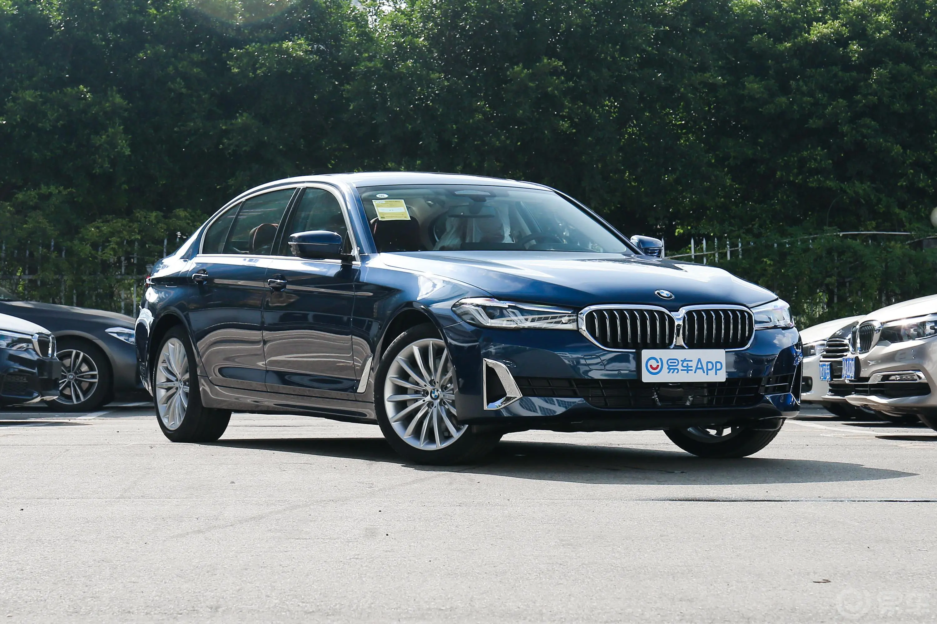 宝马5系530Li 行政型 豪华套装胎压信息铭牌