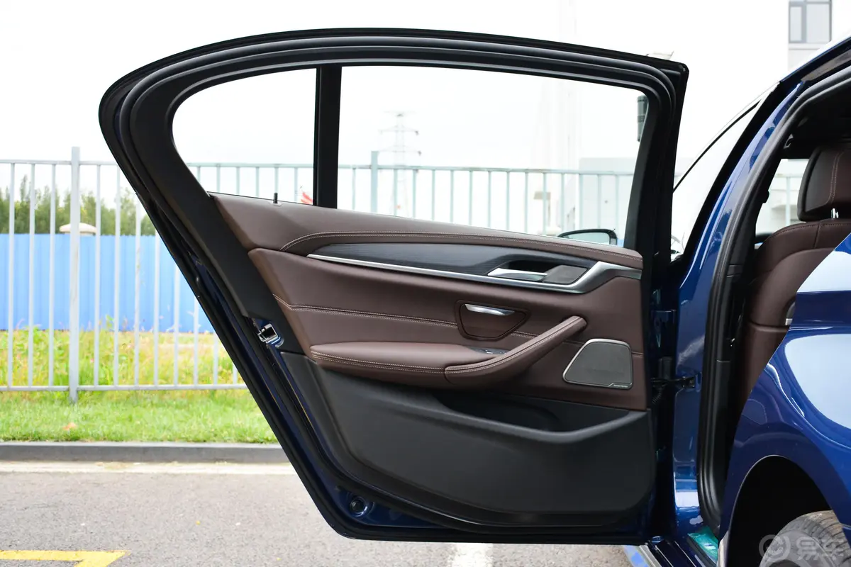 宝马5系530Li 尊享型 M运动套装驾驶员侧后车门