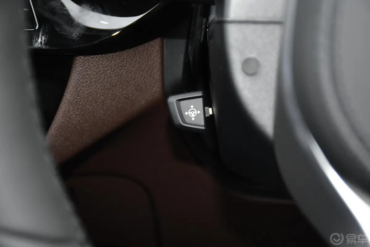 宝马5系530Li 尊享型 M运动套装方向盘调节