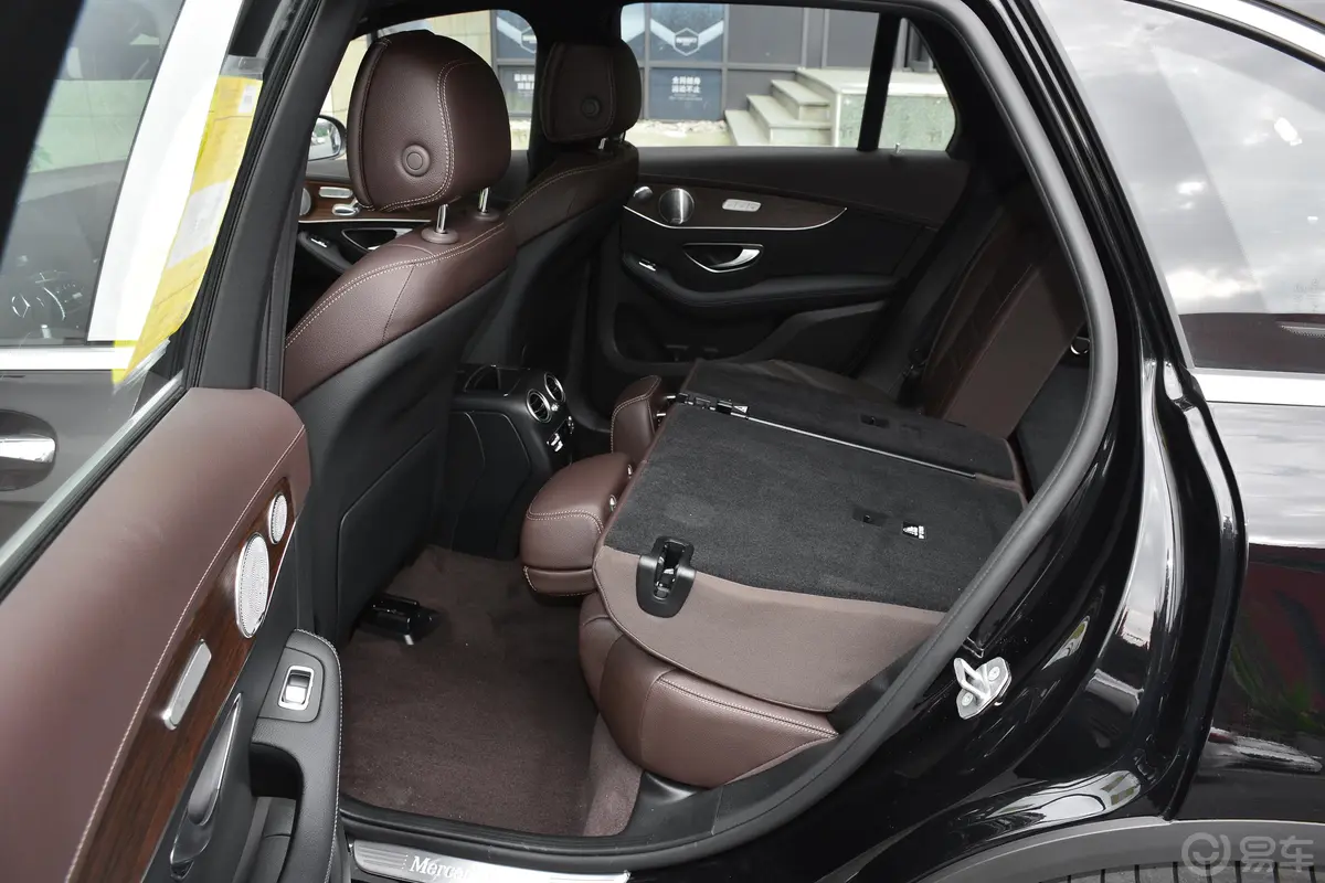 奔驰GLCGLC 300 L 4MATIC 豪华型空间