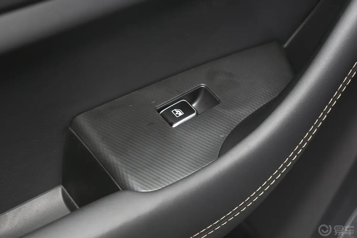 长安欧尚科赛Pro1.5T 自动 豪华型后车窗调节