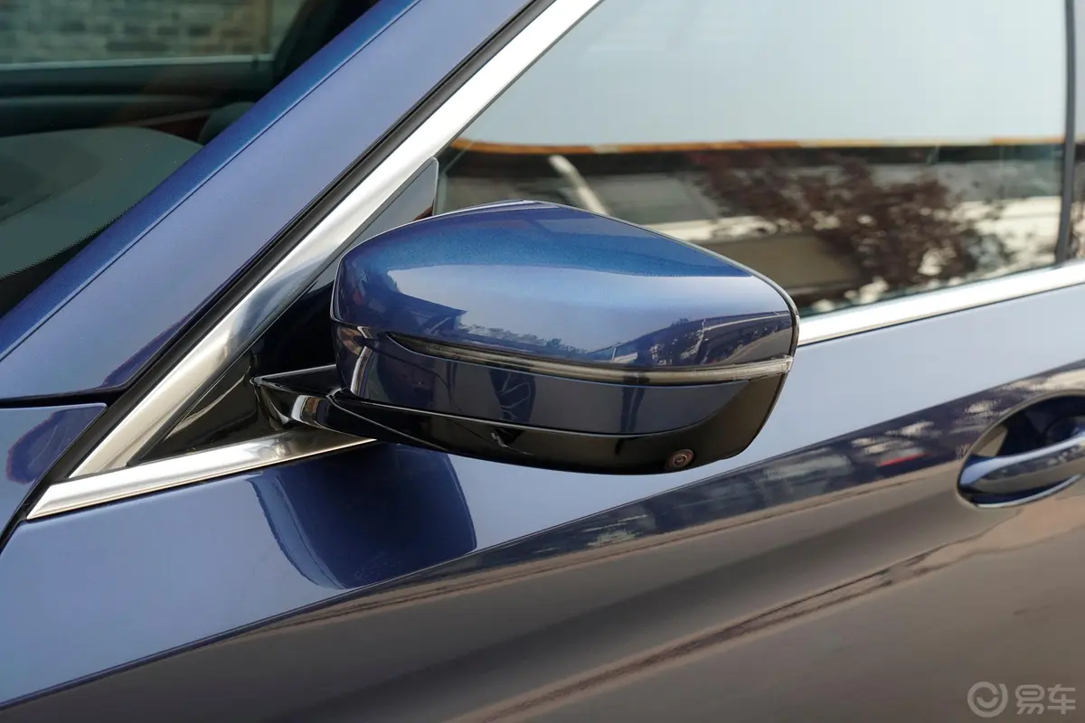宝马5系530Li 行政型 M运动套装主驾驶后视镜背面