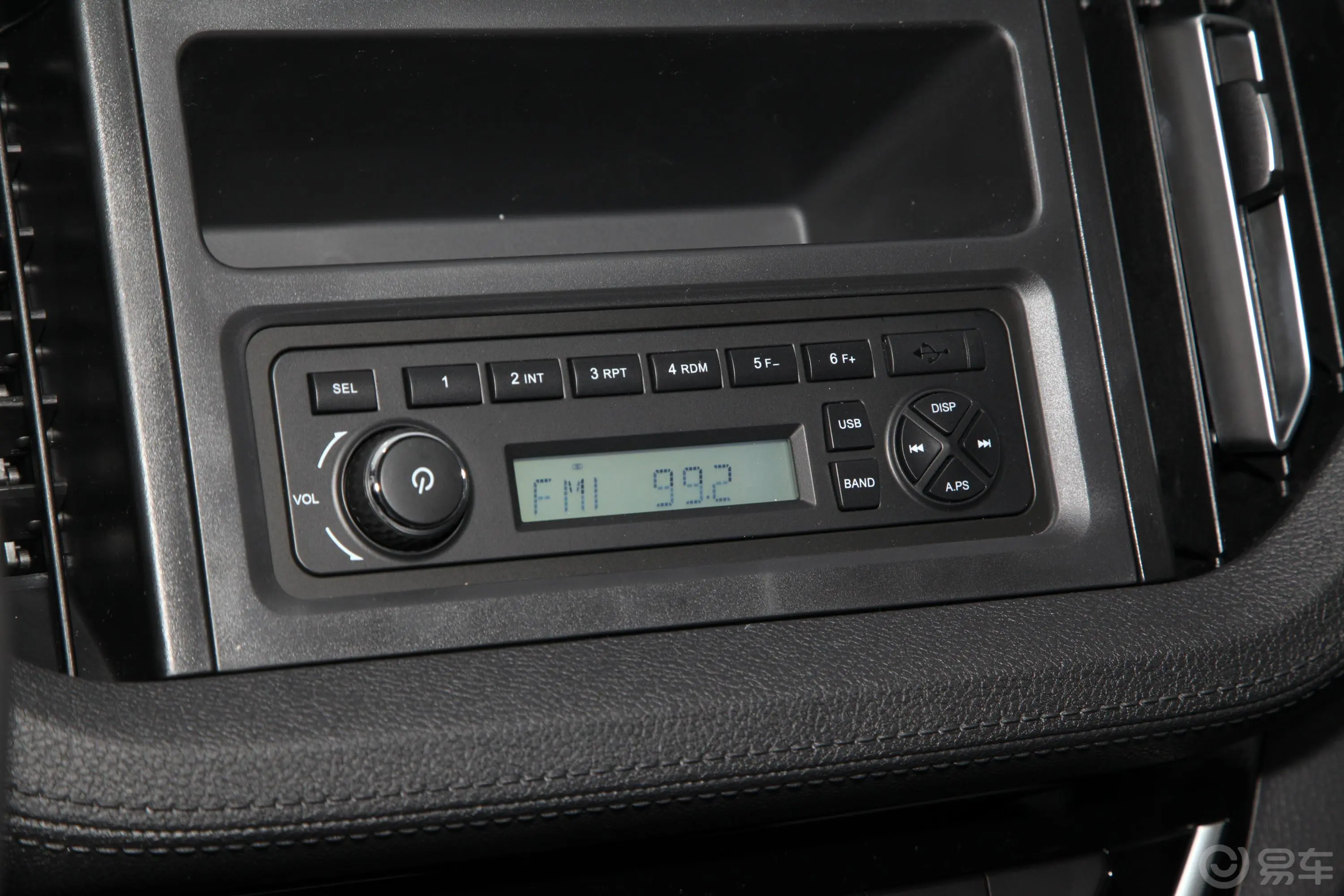 瑞迈2.8T 手动 两驱 标轴舒适版 柴油音响