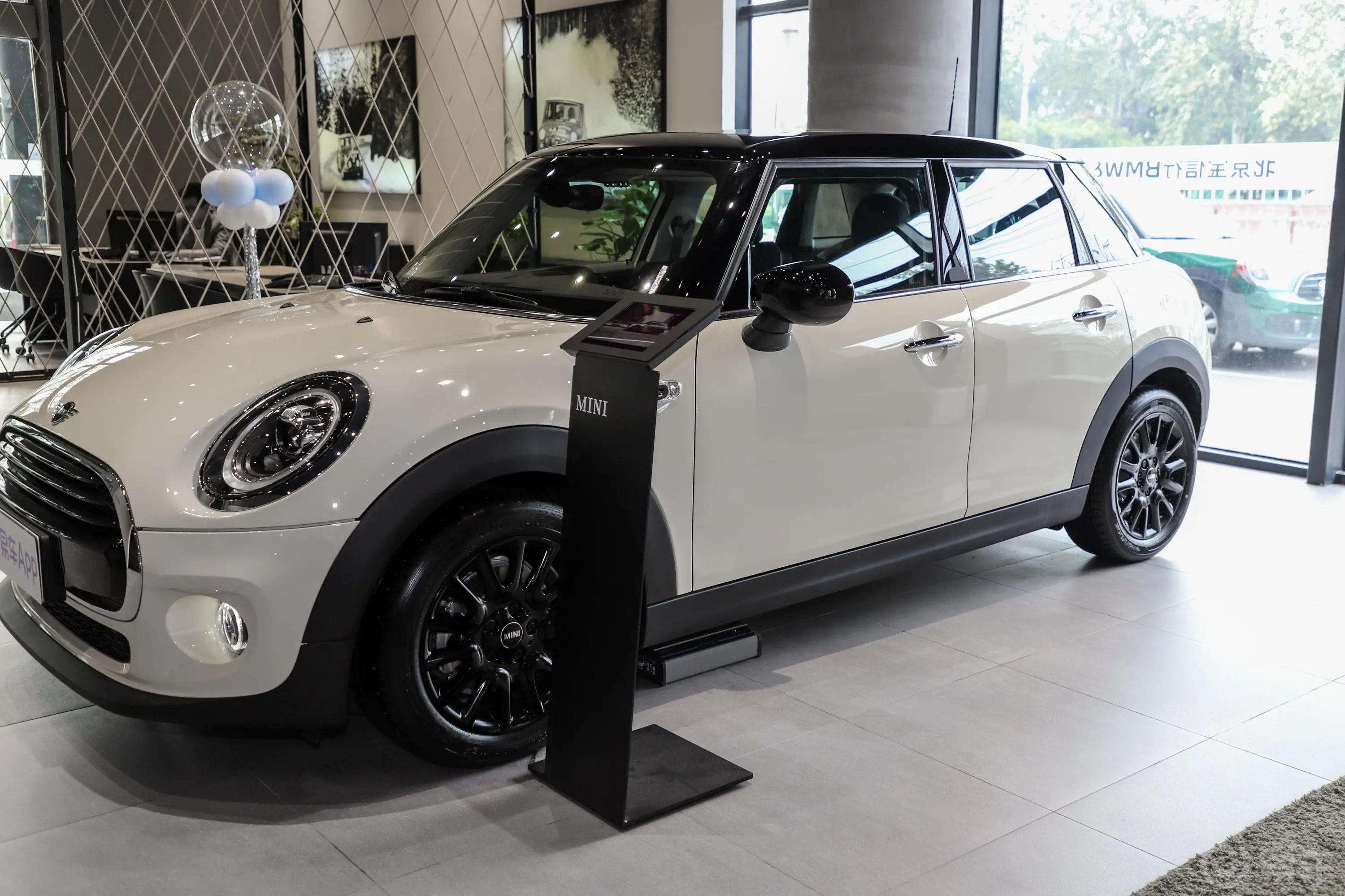 MINI1.5T COOPER 经典派 五门版外观