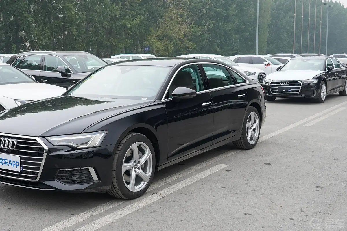 奥迪A6L45 TFSI quattro 臻选致雅型外观