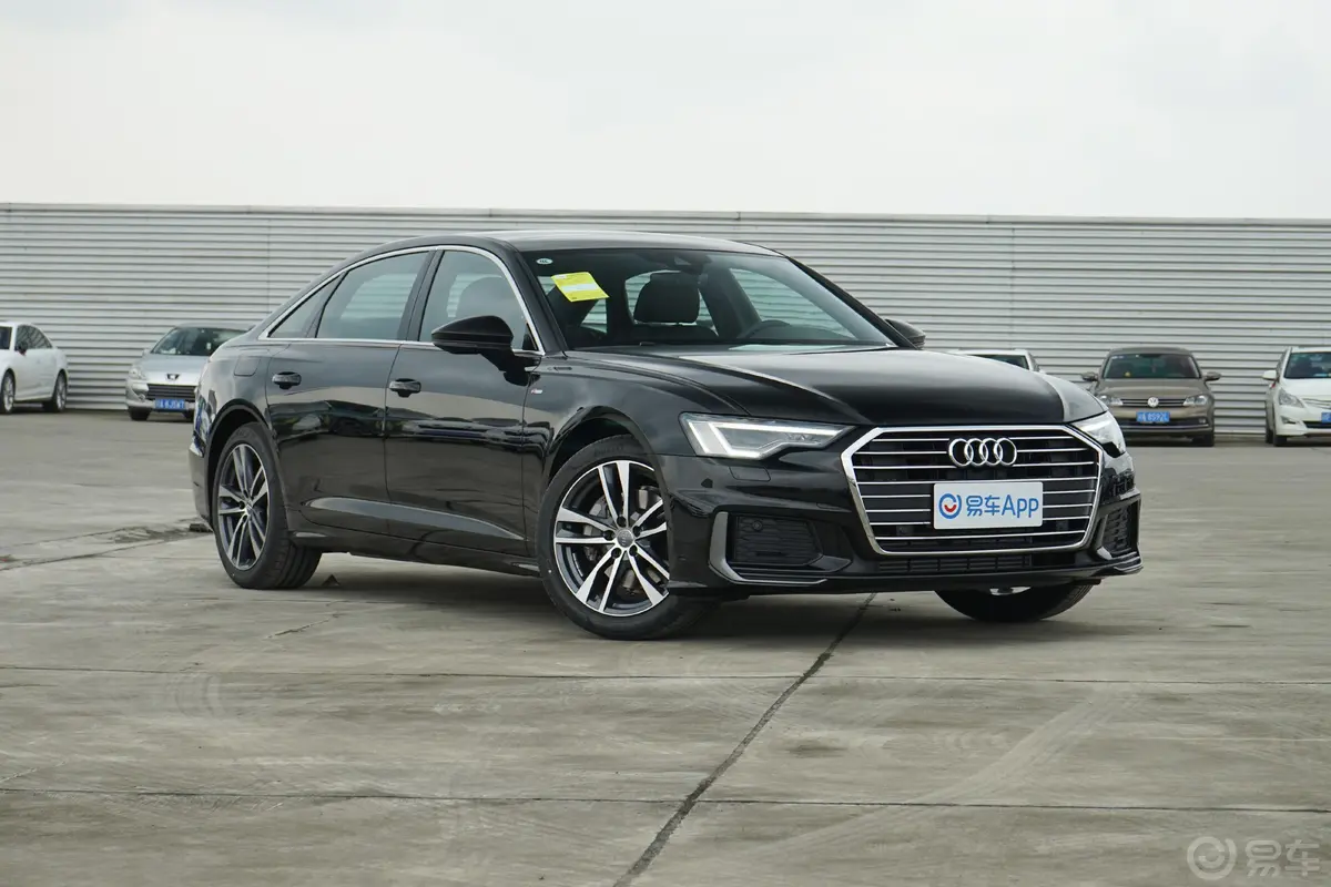 奥迪A6L40 TFSI 豪华动感型前轮毂造型