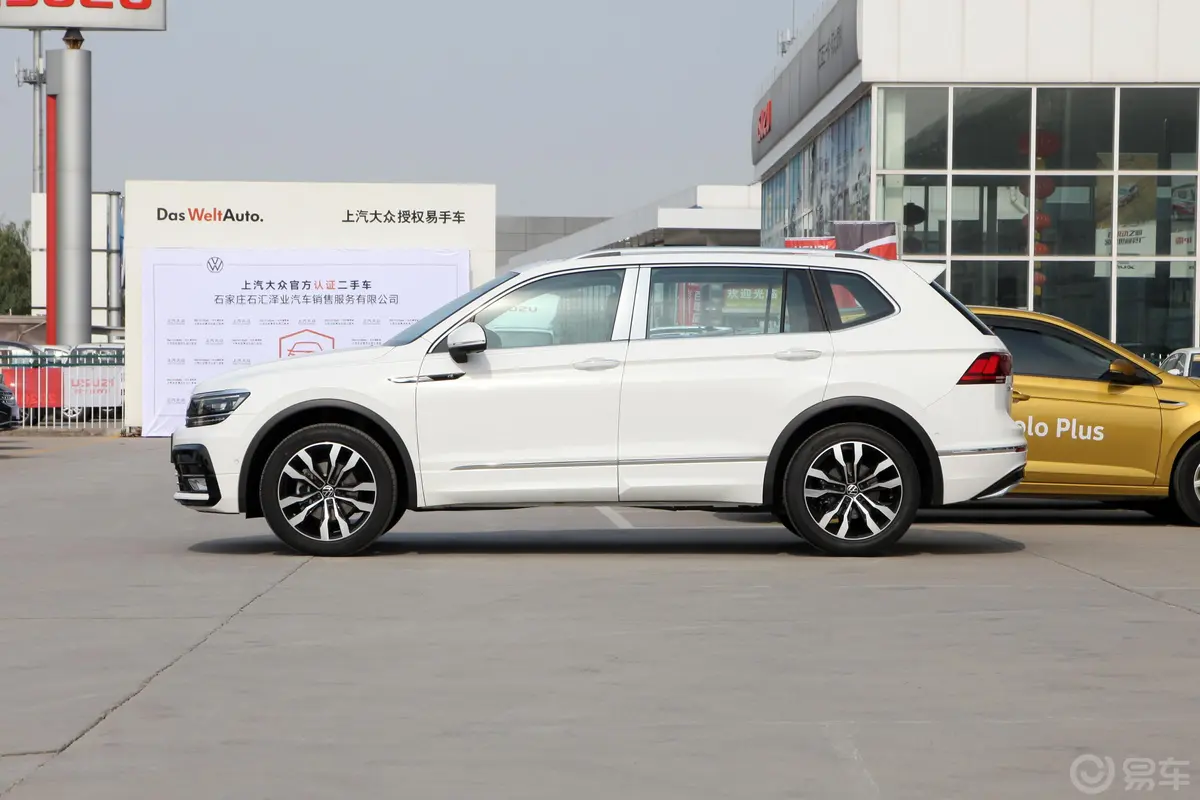 途观L330TSI 双离合 两驱 R-Line旗舰版正侧车头向左水平