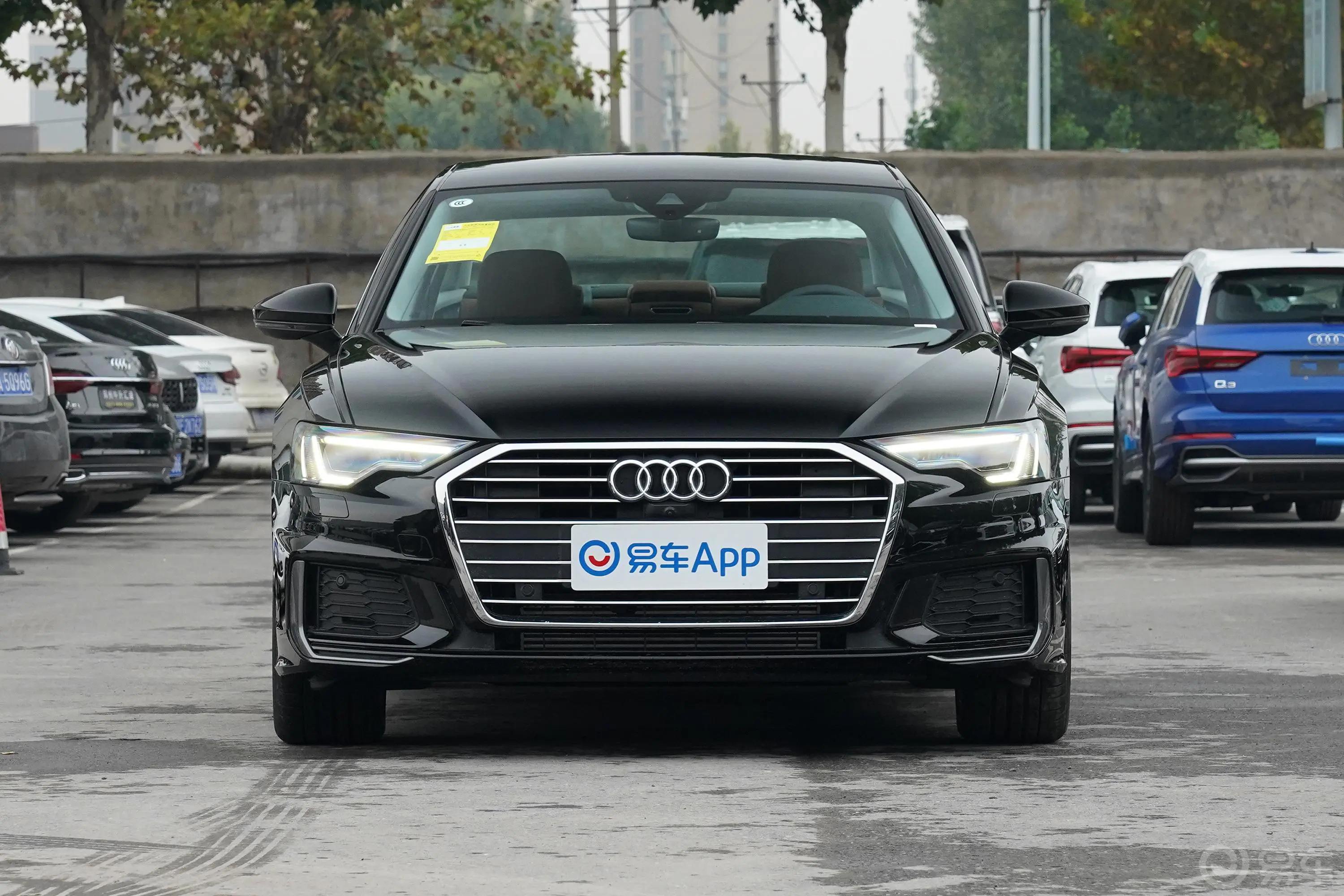 奥迪A6L45 TFSI 臻选动感型正前水平