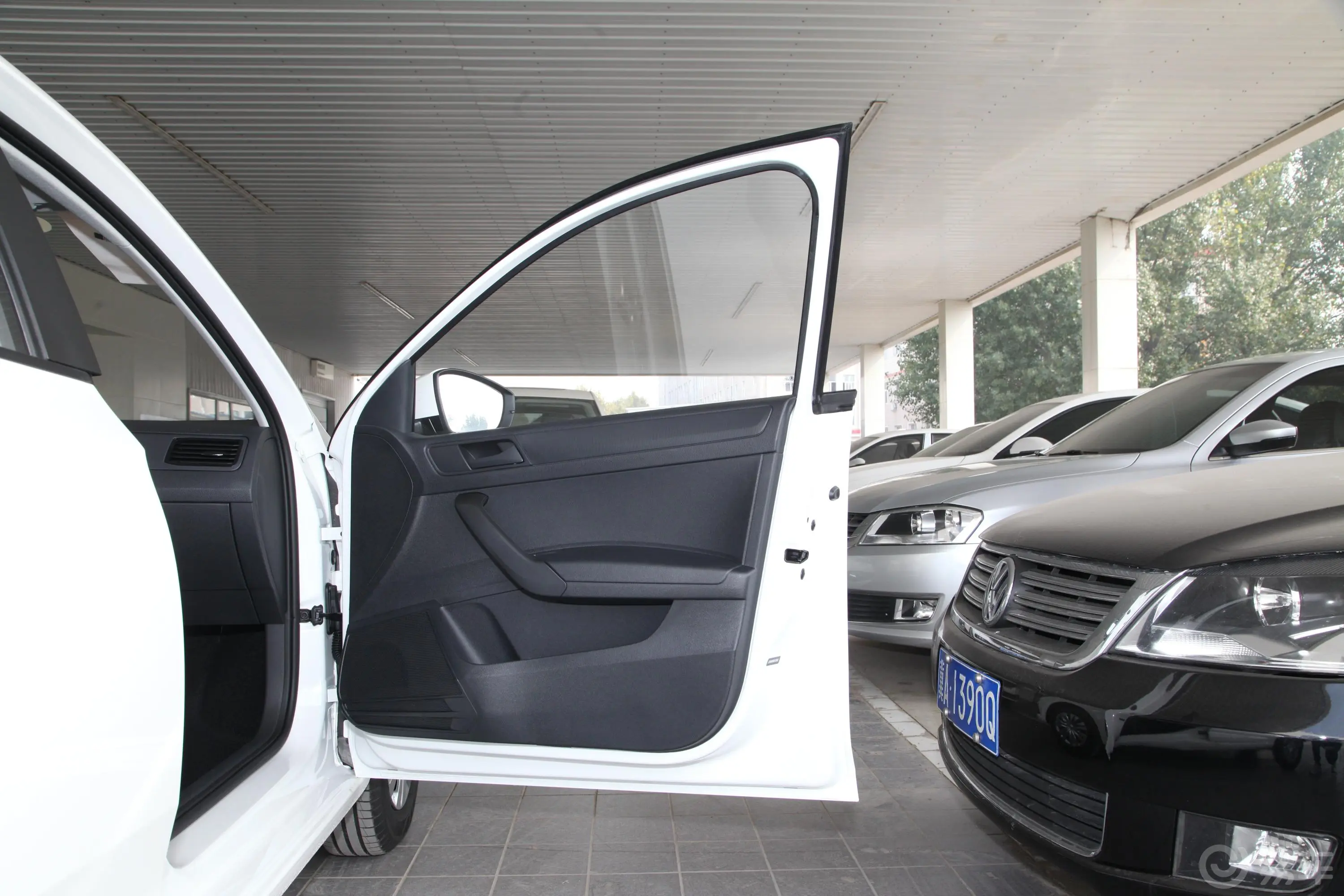 桑塔纳1.5L 自动 风尚版副驾驶员车门