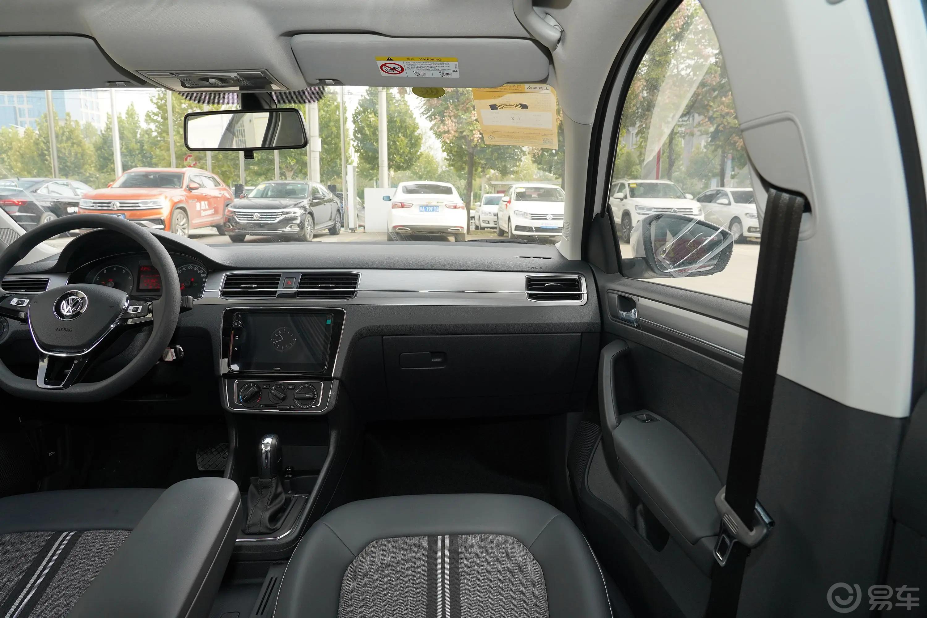 桑塔纳1.5L 自动 舒适版副驾驶位区域