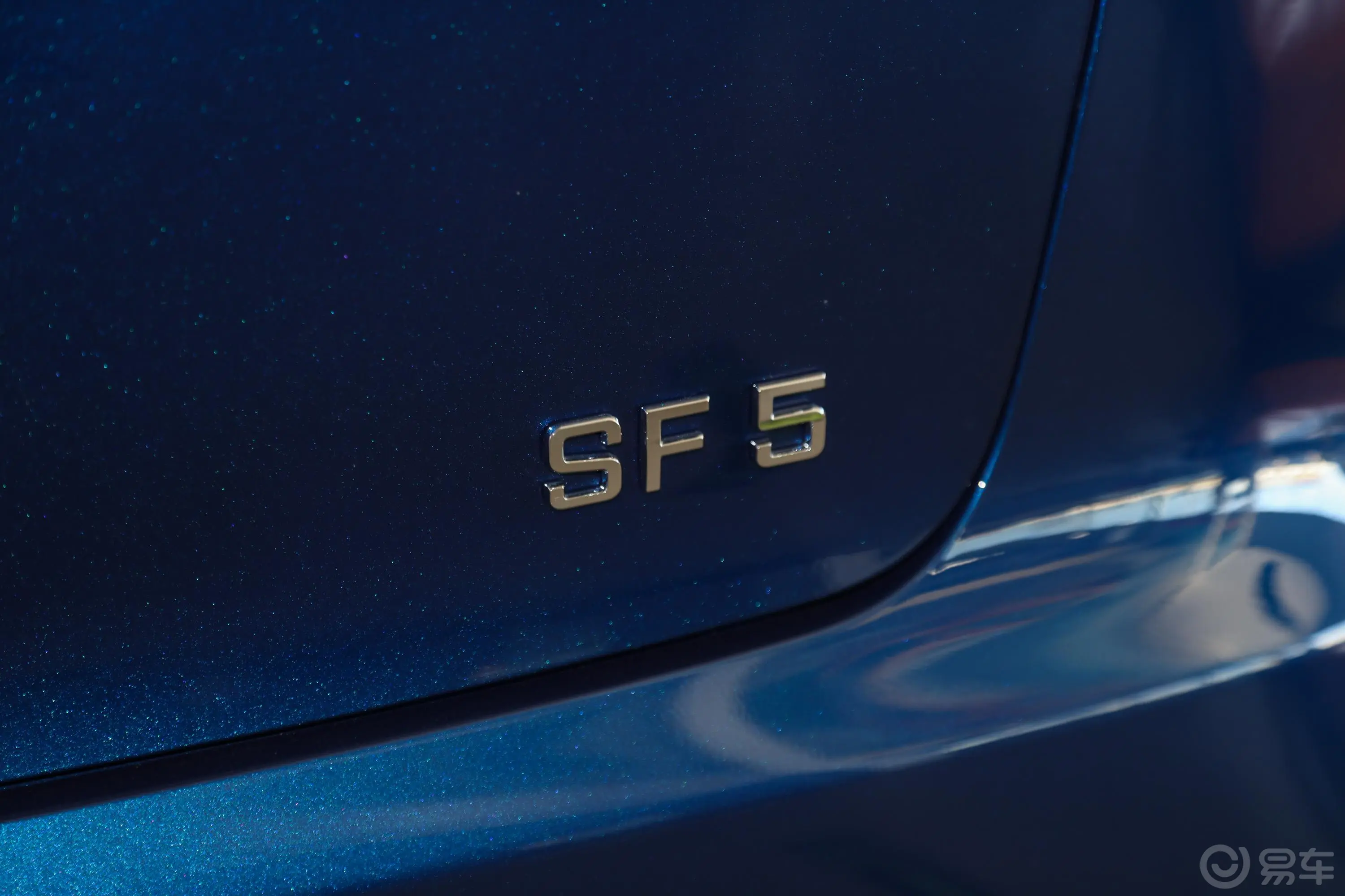 赛力斯SF5四驱 高性能运动版外观