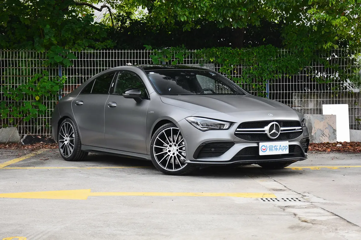 奔驰CLA级 AMGAMG CLA 35 4MATIC外观