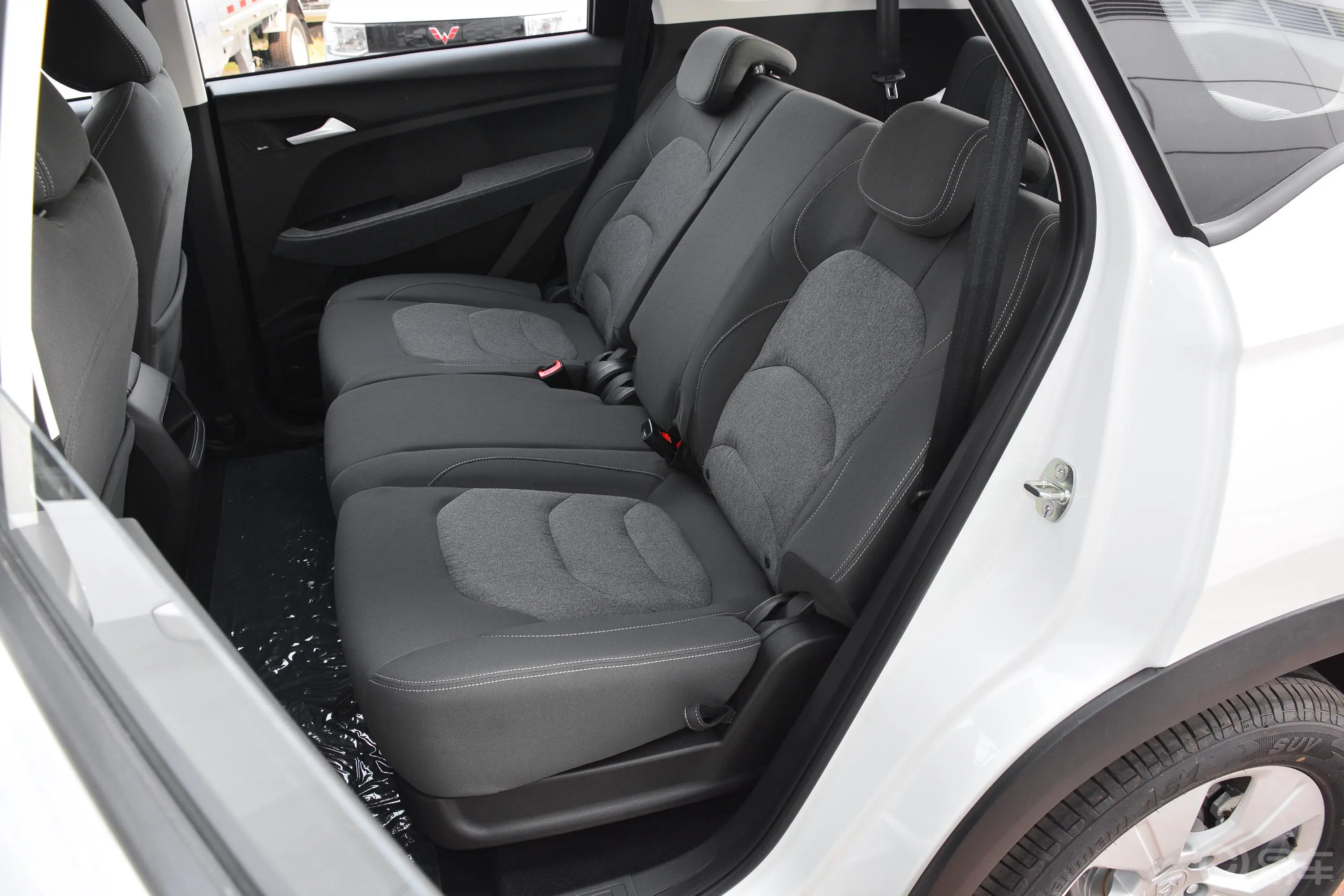 宝骏530全球车周年纪念版 1.5T 手动 舒适型 7座后排座椅
